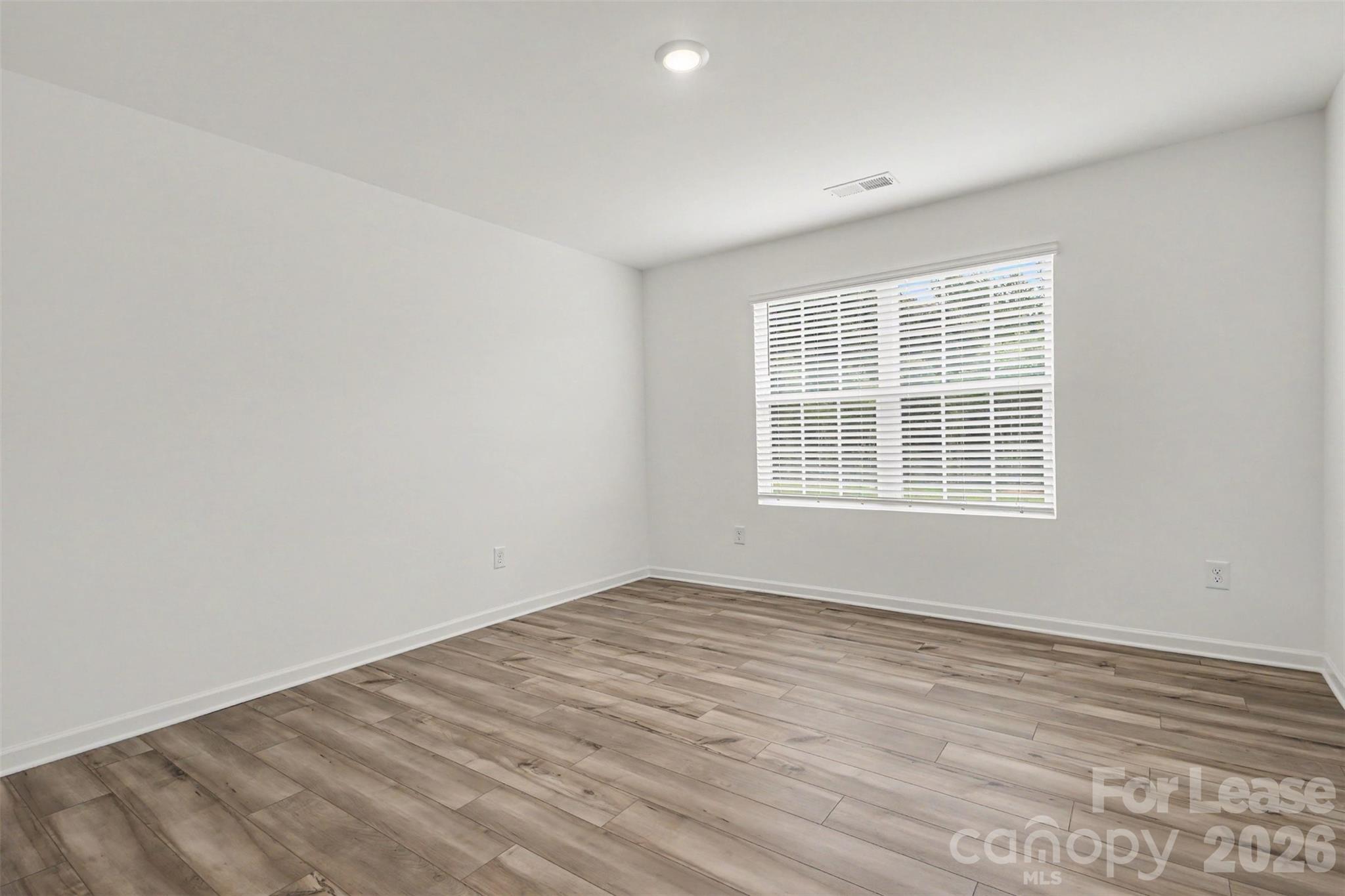 313 W 18th Street Property Photo 25