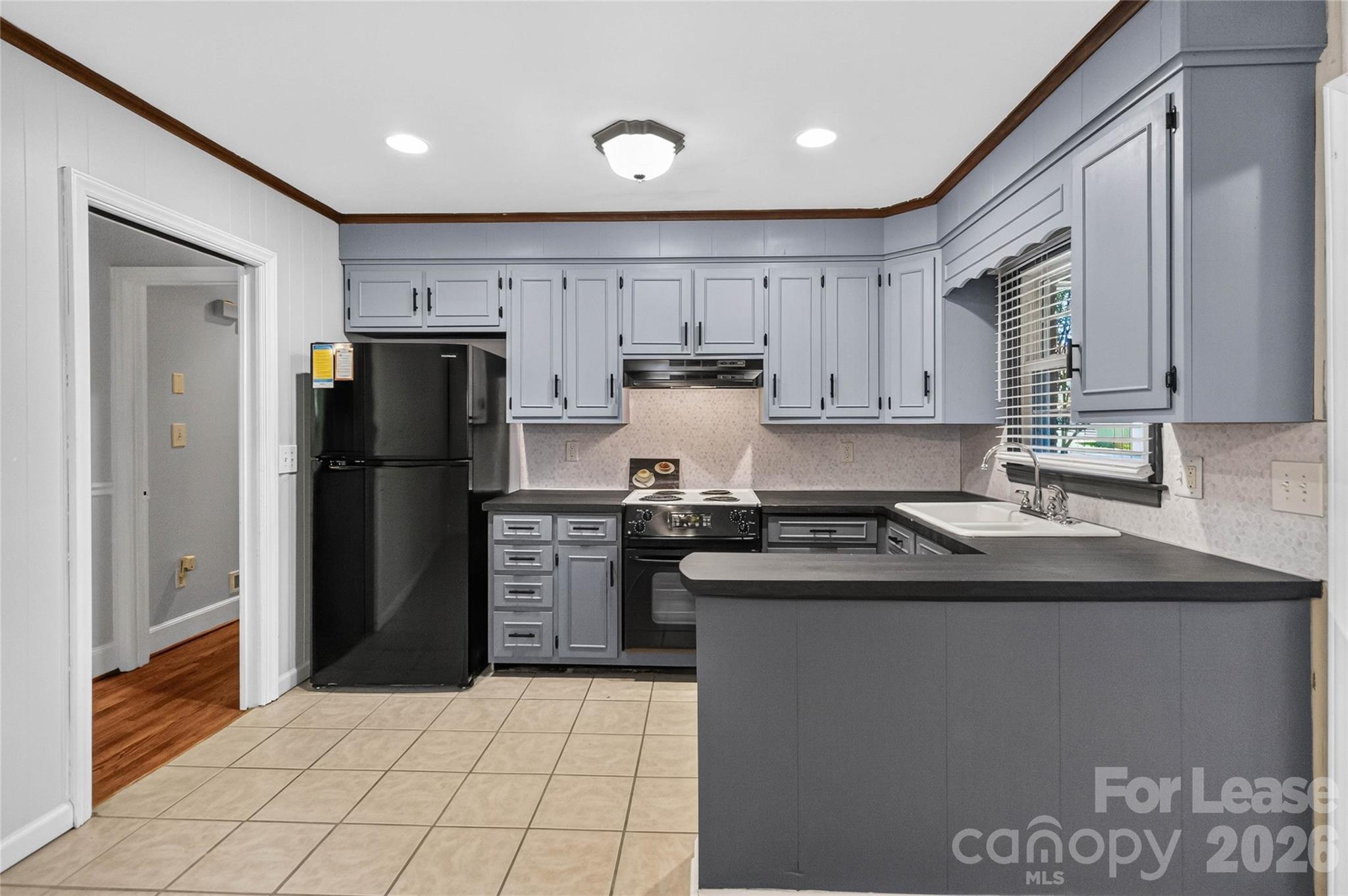 1634 Van Buren Avenue Property Photo 11