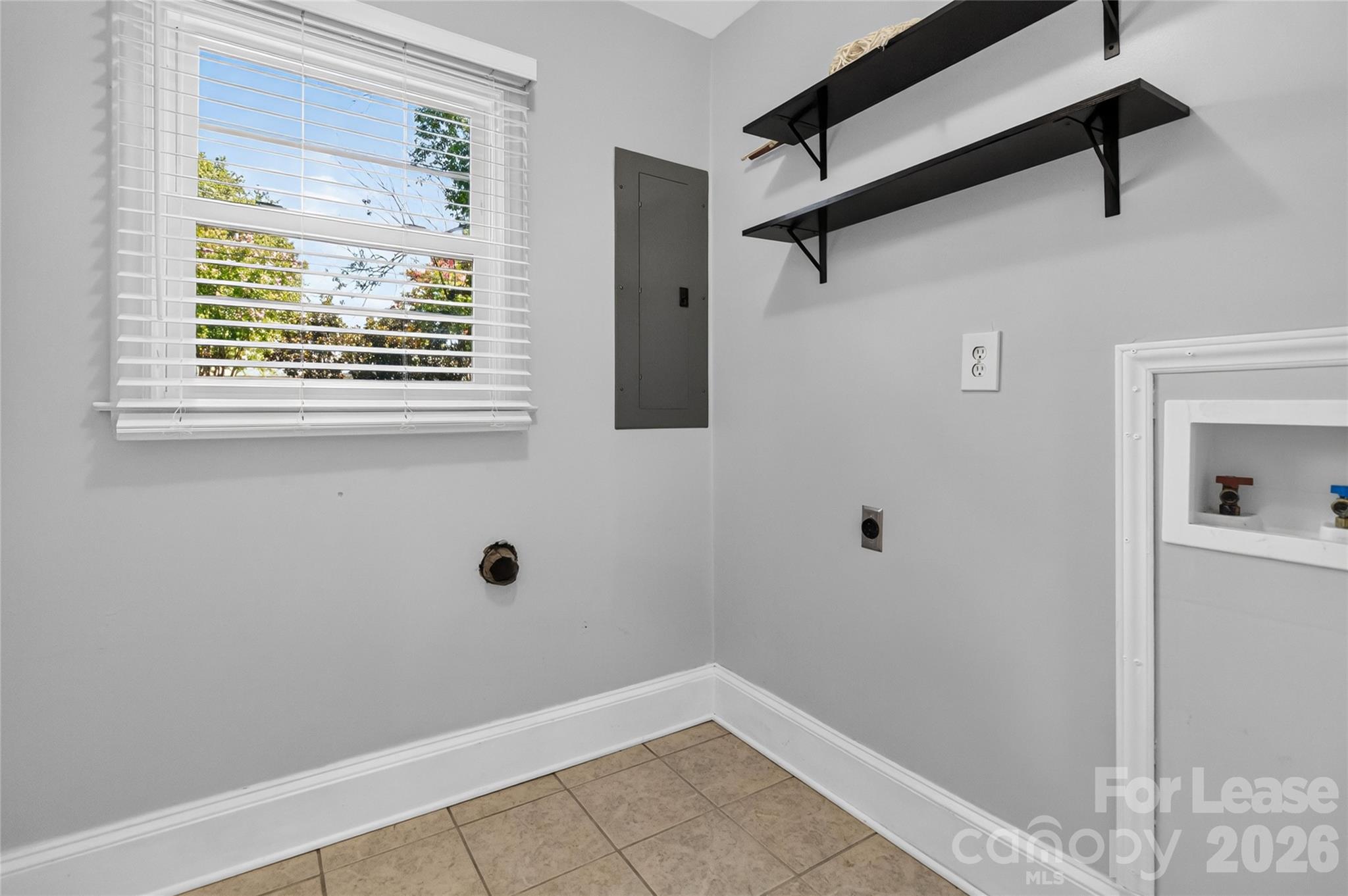 1634 Van Buren Avenue Property Photo 14