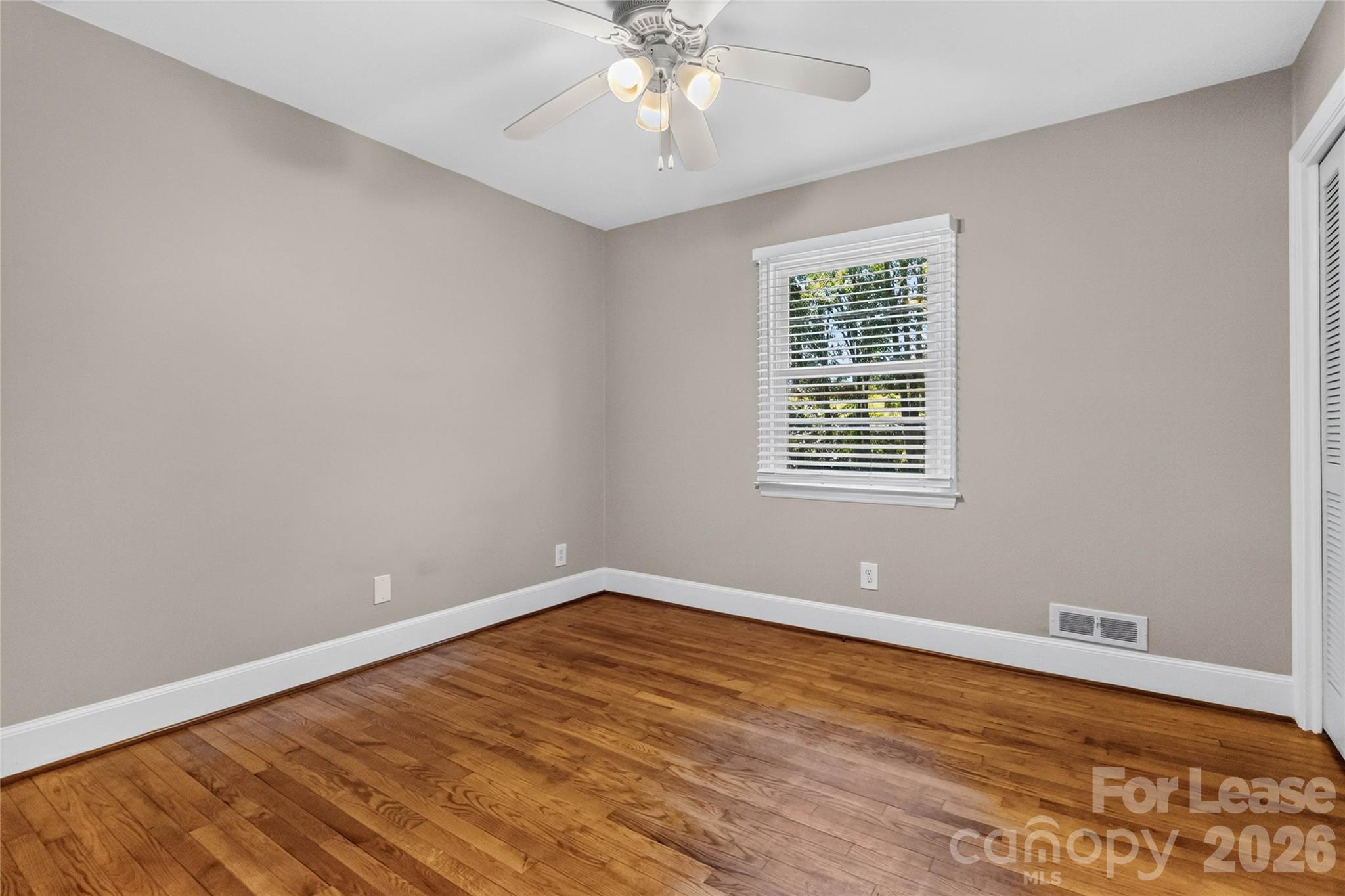 1634 Van Buren Avenue Property Photo 15