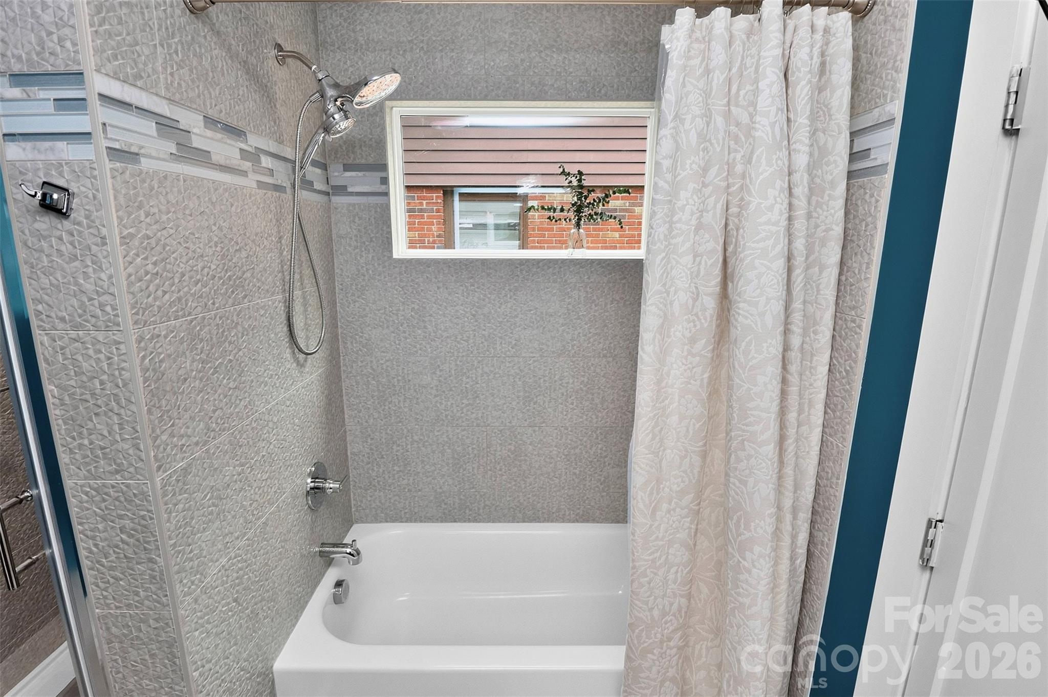 1016 Dresden Drive Property Photo 19