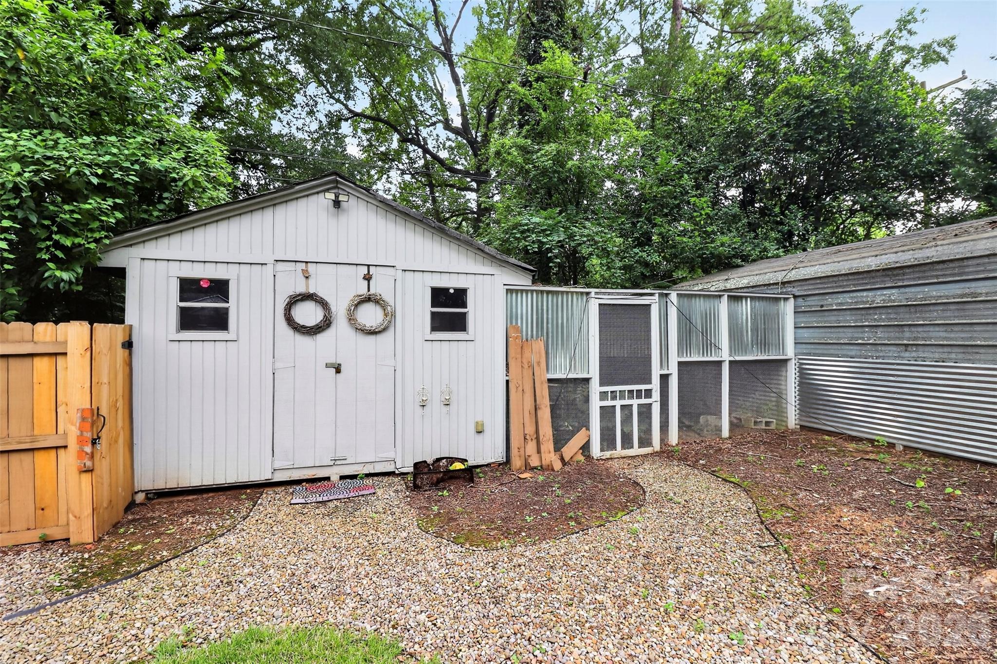 1016 Dresden Drive Property Photo 27