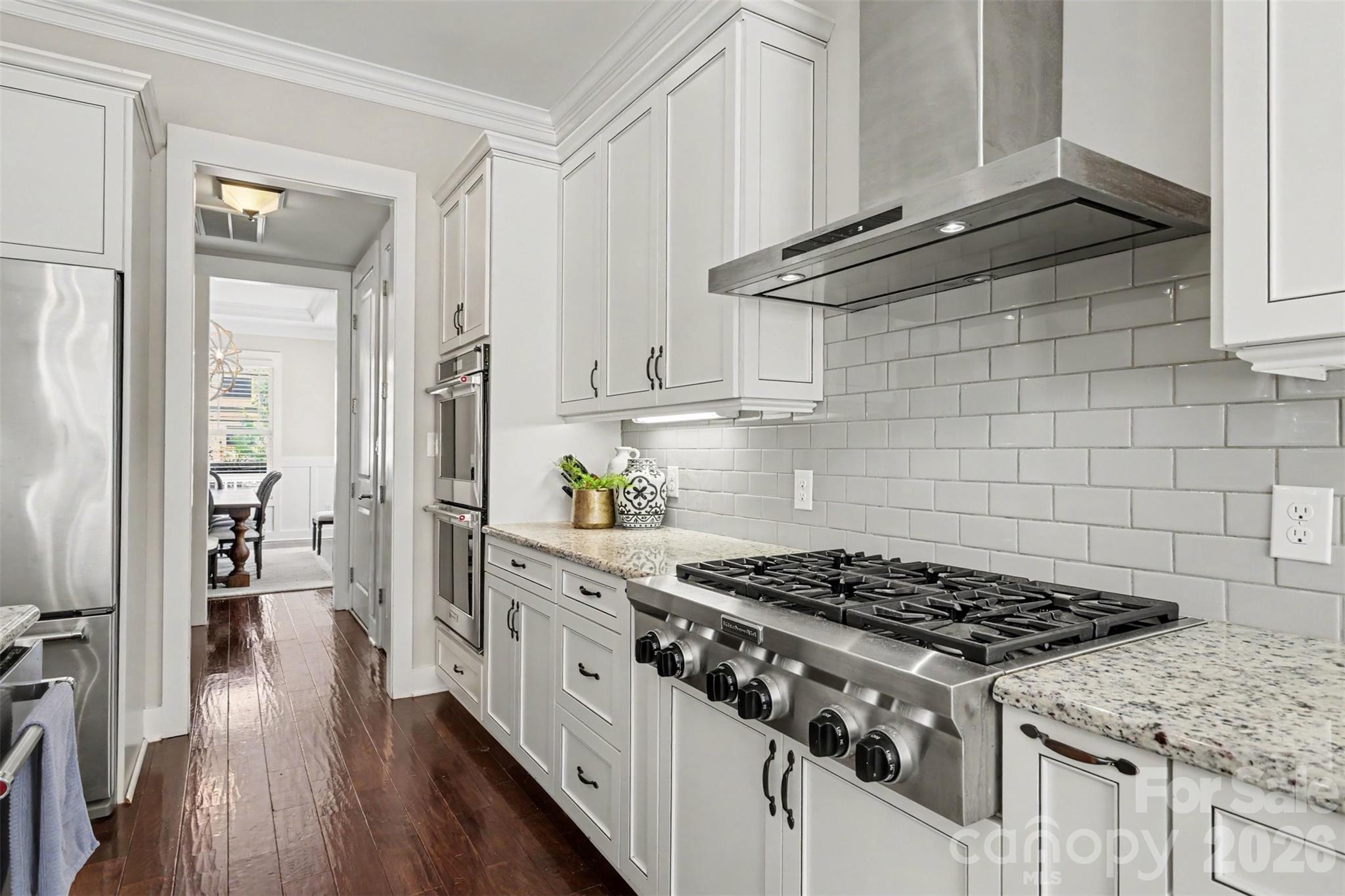 2914 Windsor Avenue Property Photo 10