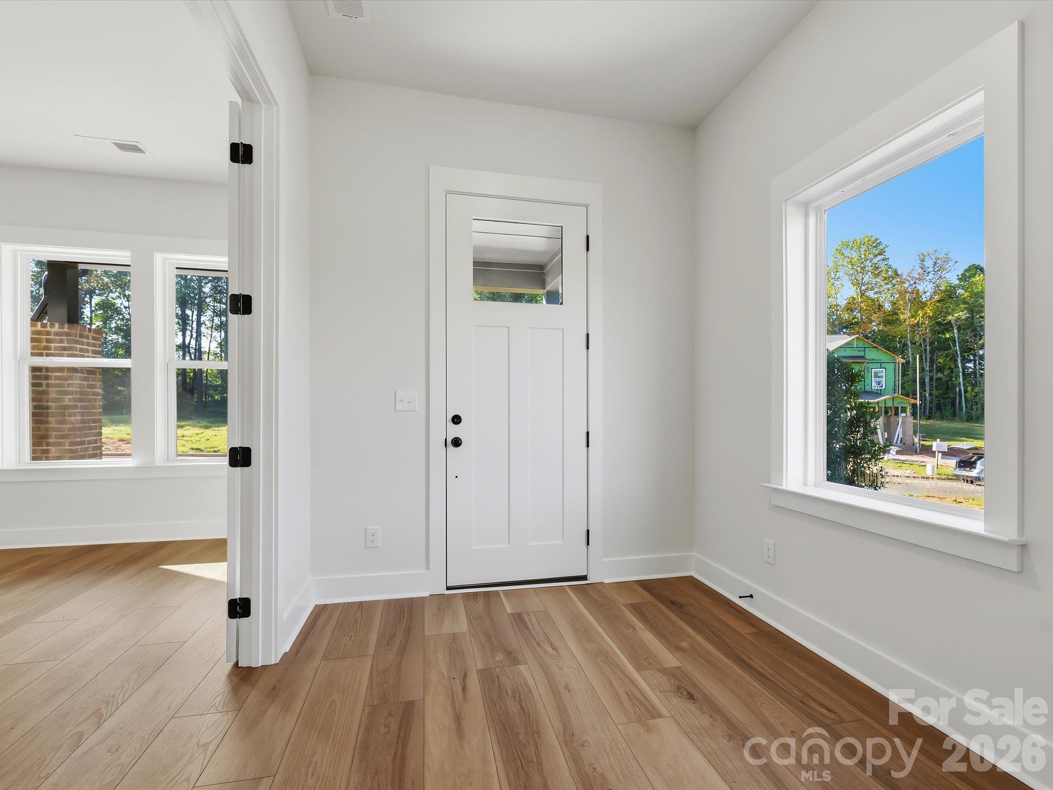 325 Portree Street Property Photo 4