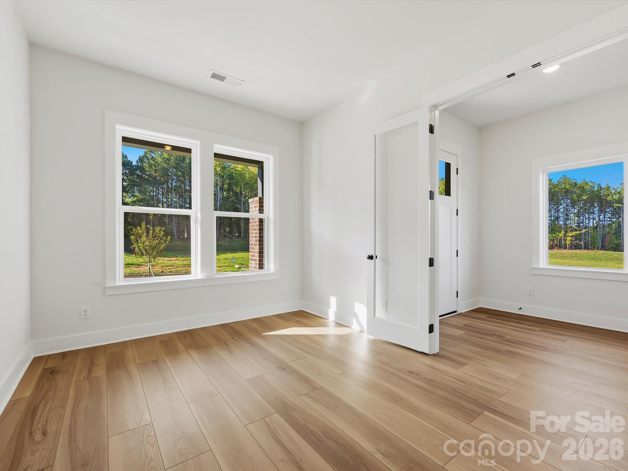 325 Portree Street Property Photo 7