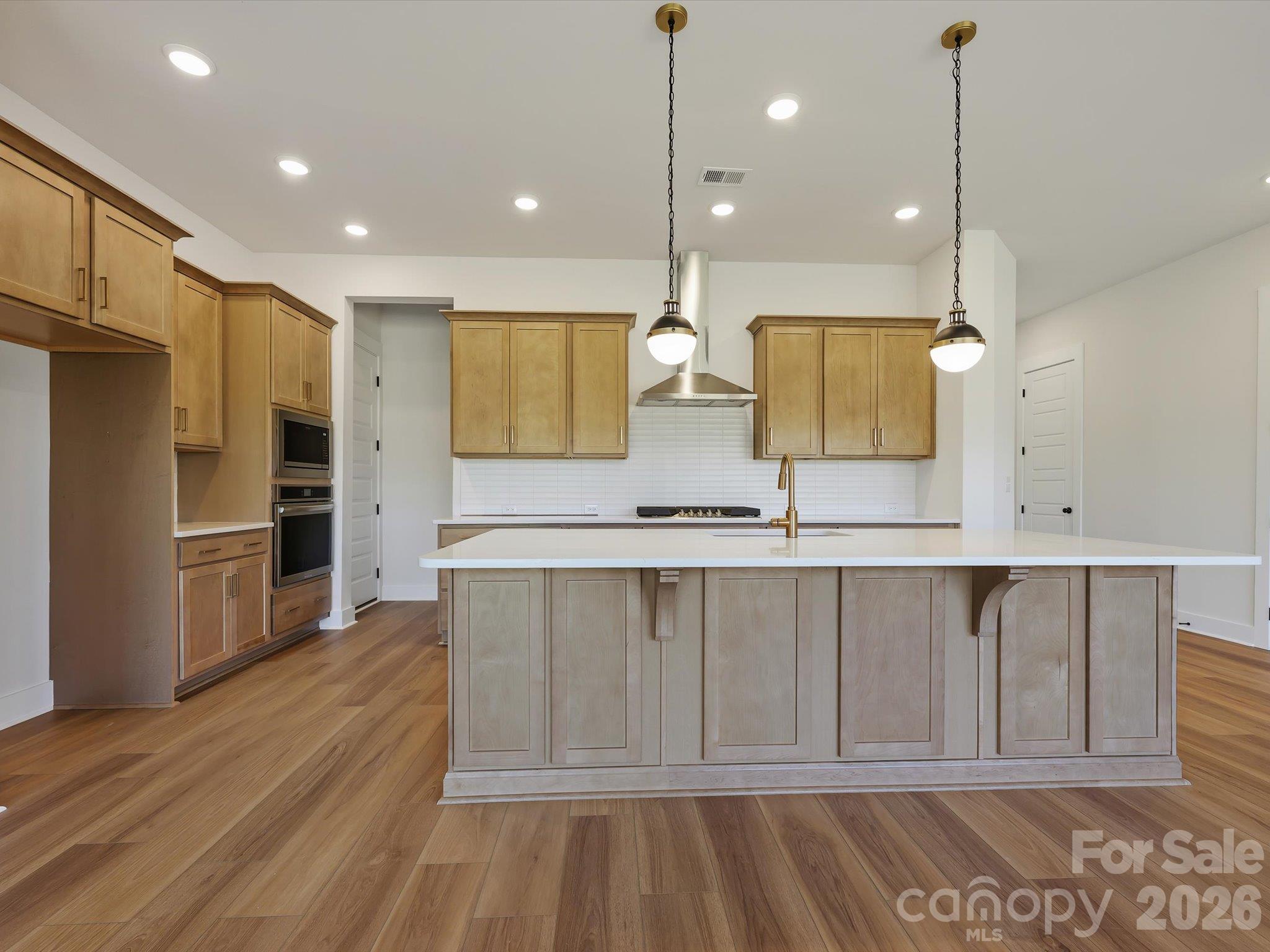 325 Portree Street Property Photo 9