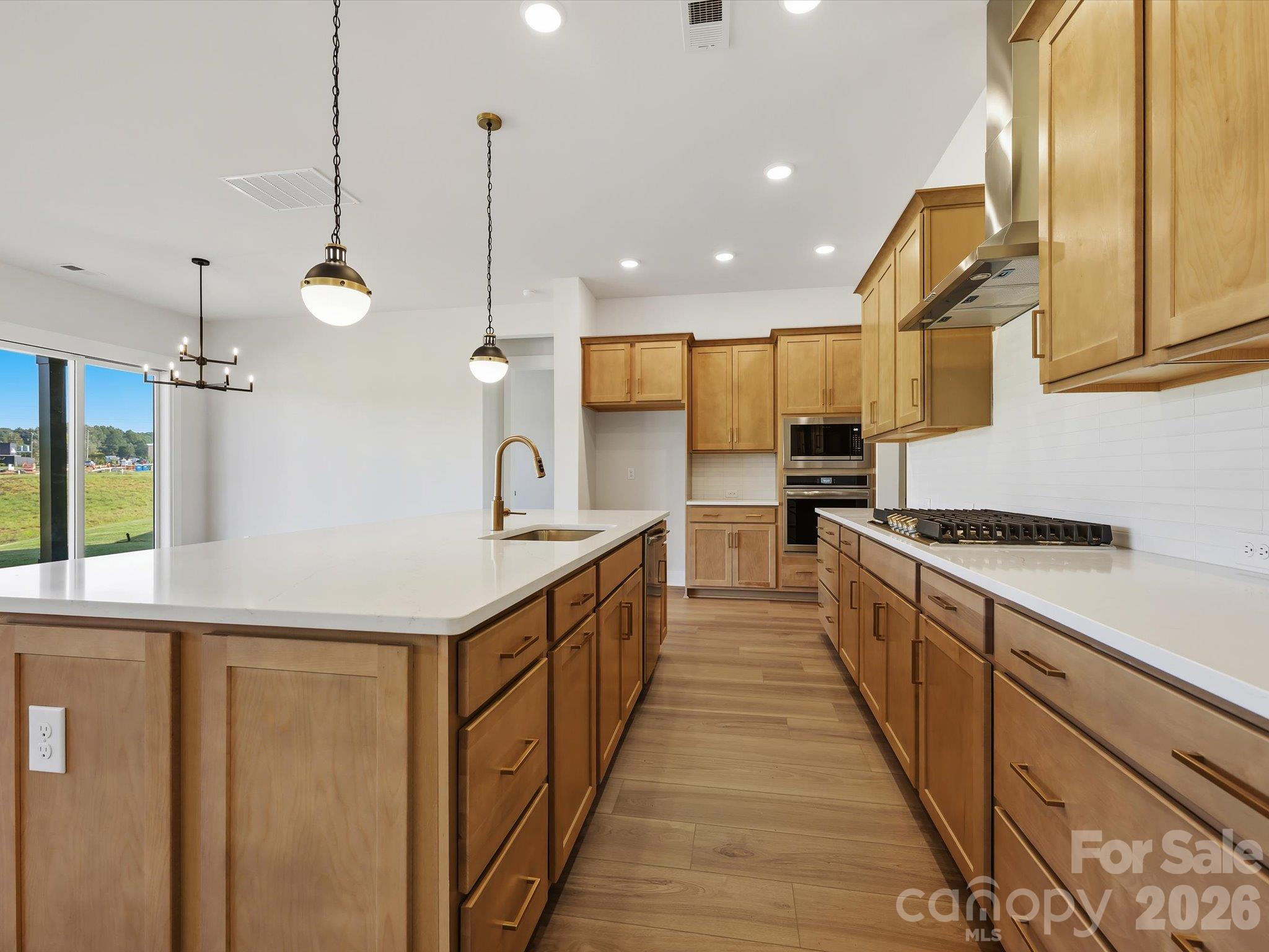 325 Portree Street Property Photo 10