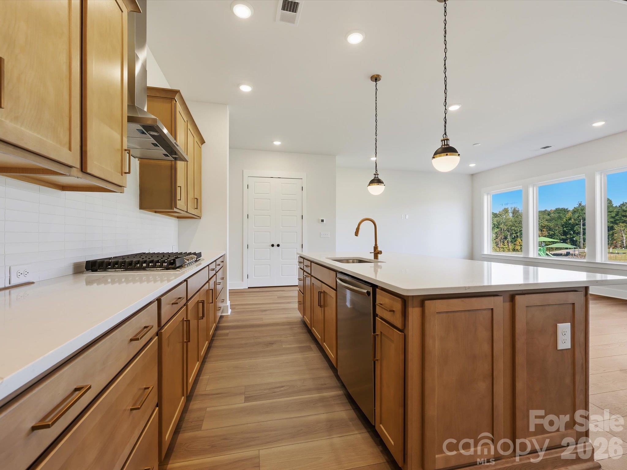 325 Portree Street Property Photo 11