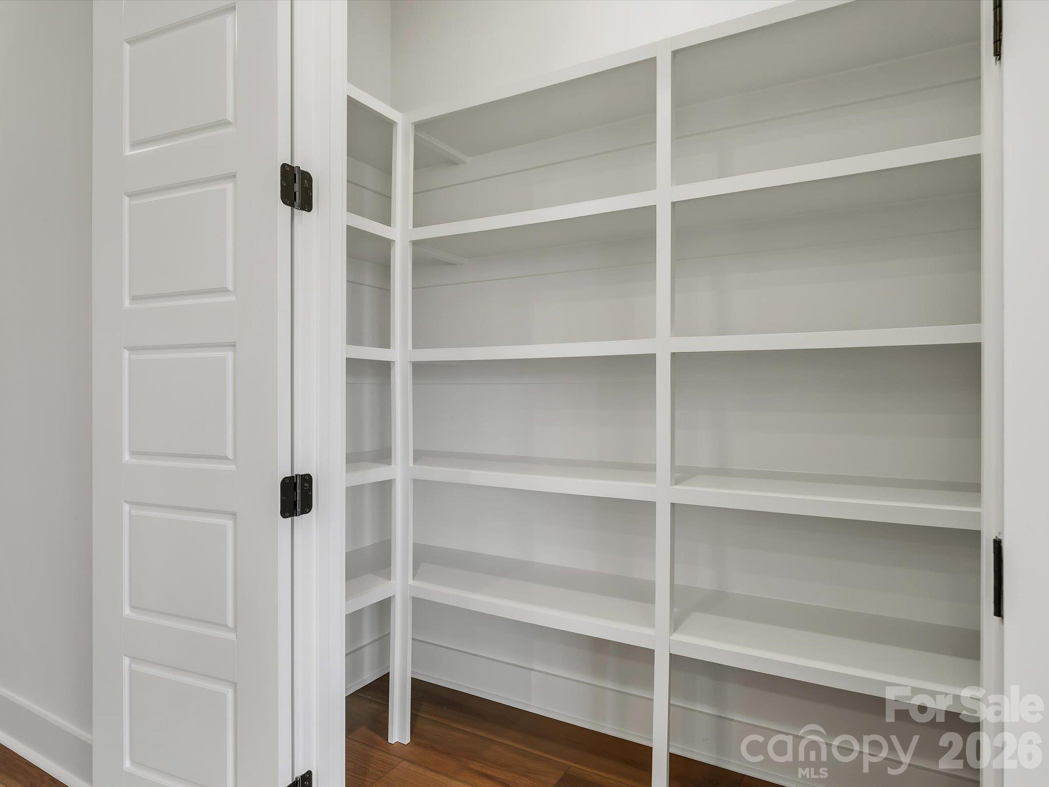 325 Portree Street Property Photo 12