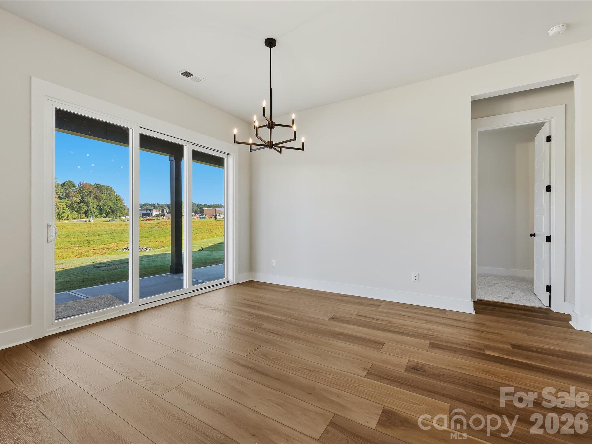 325 Portree Street Property Photo 13