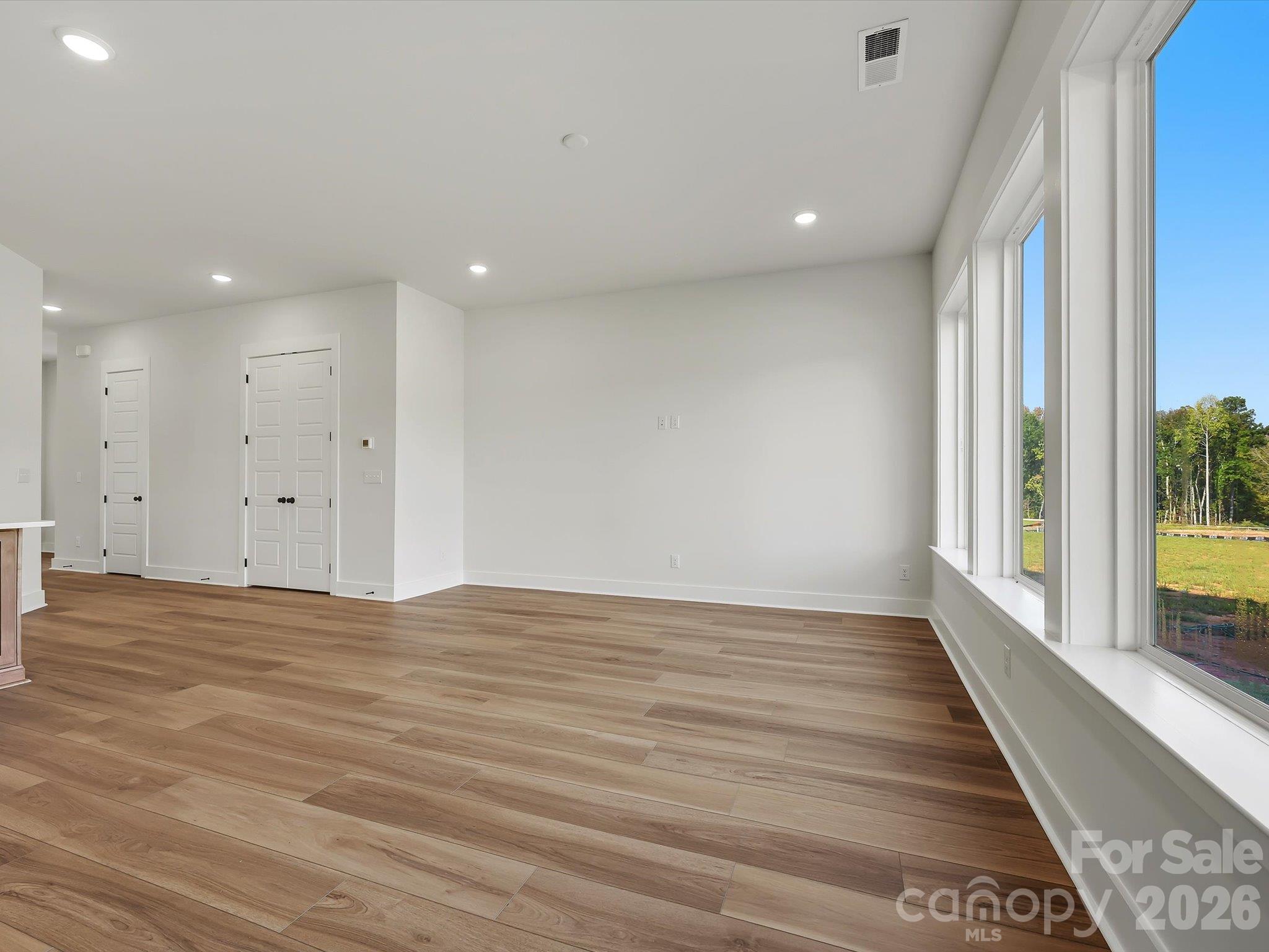 325 Portree Street Property Photo 17
