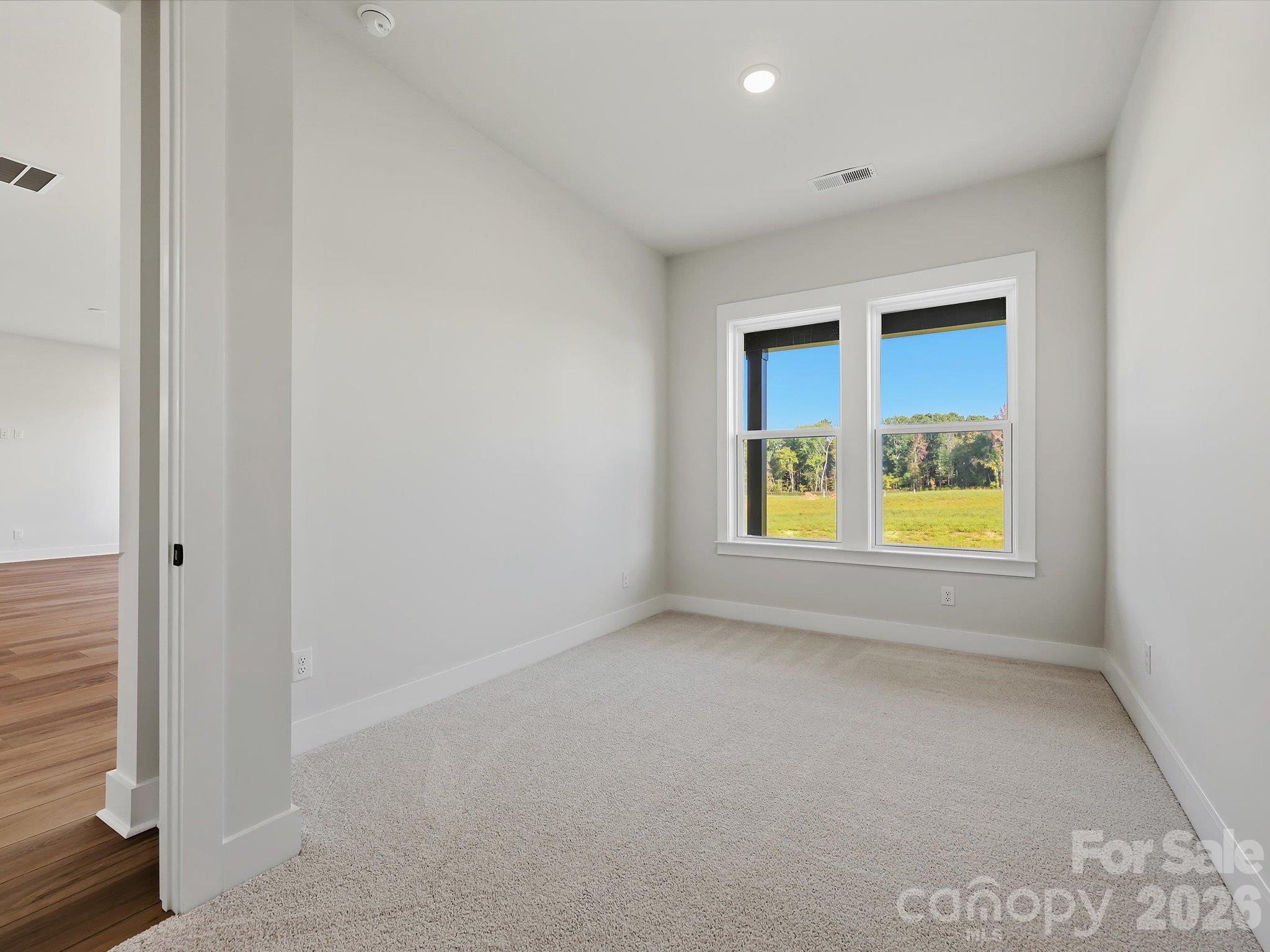 325 Portree Street Property Photo 19