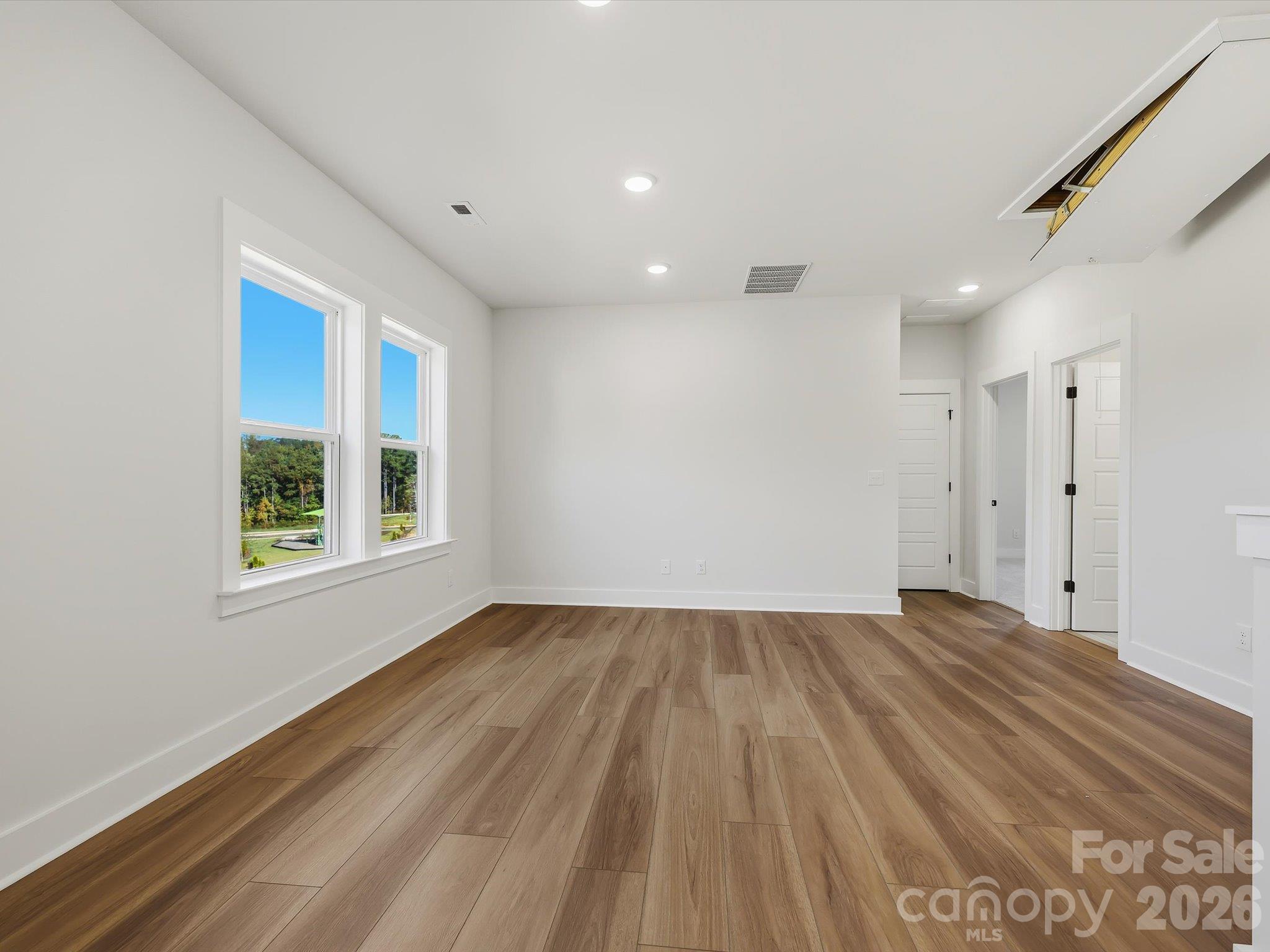 325 Portree Street Property Photo 22