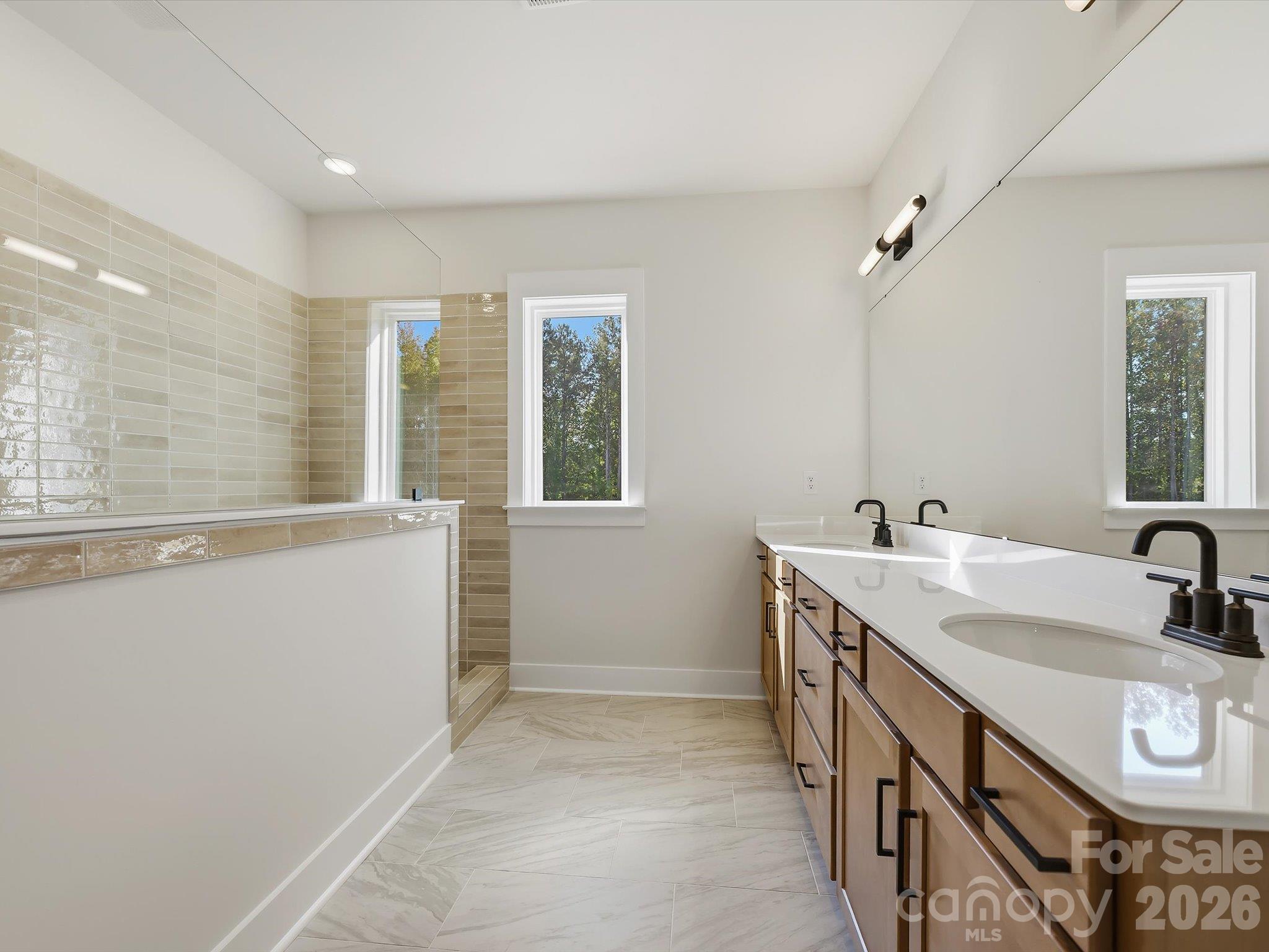 325 Portree Street Property Photo 28