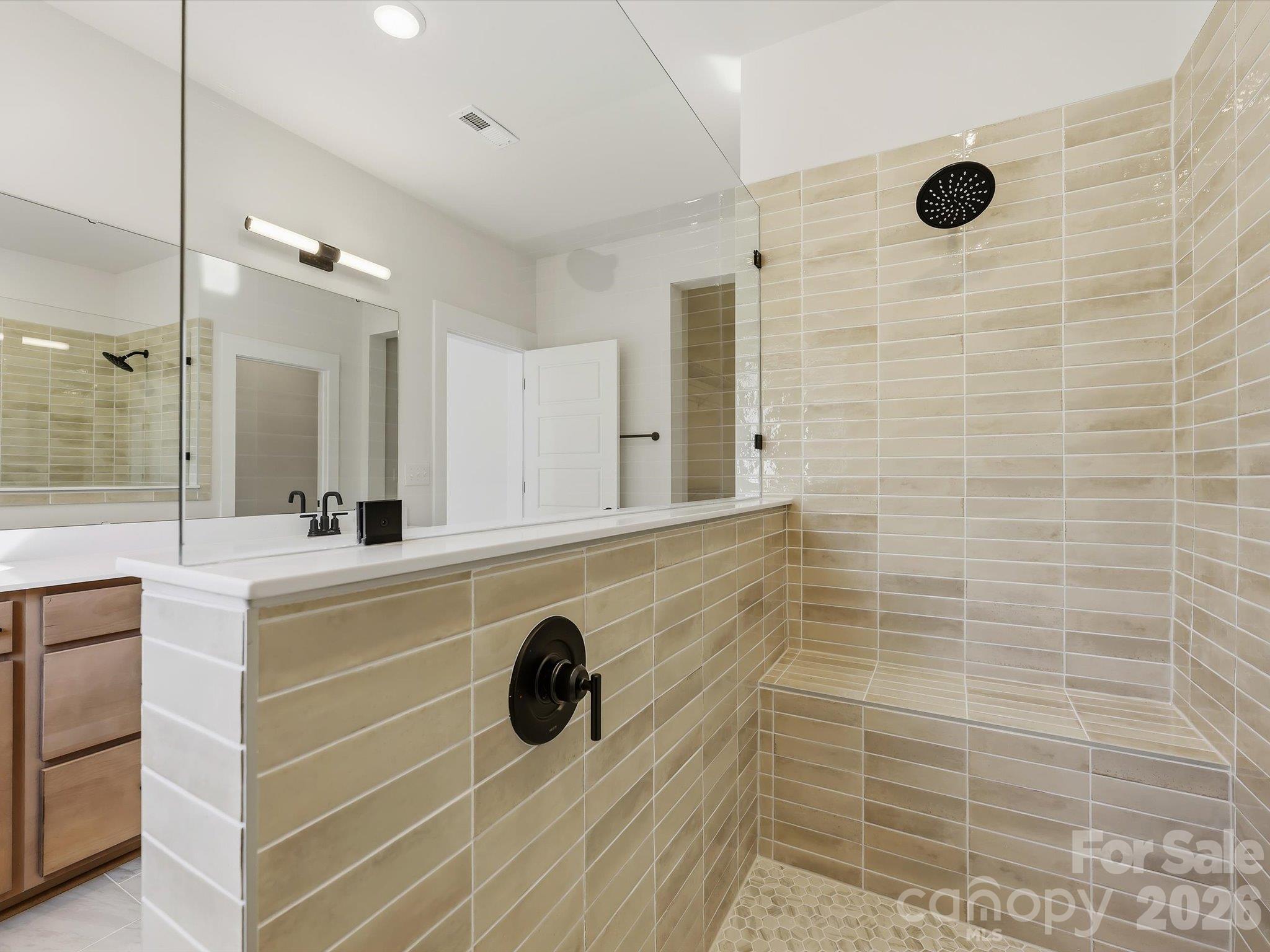 325 Portree Street Property Photo 29