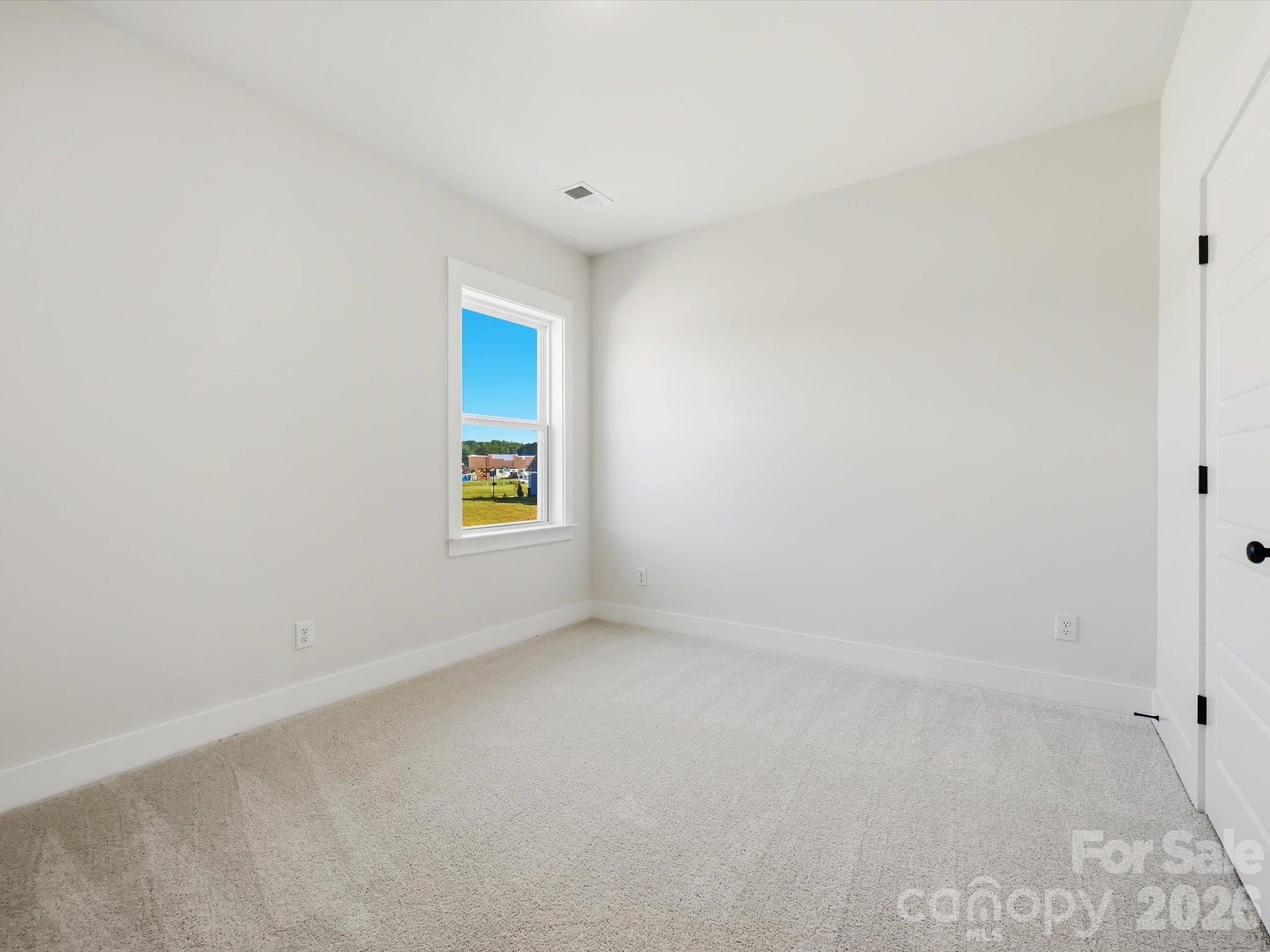 325 Portree Street Property Photo 32
