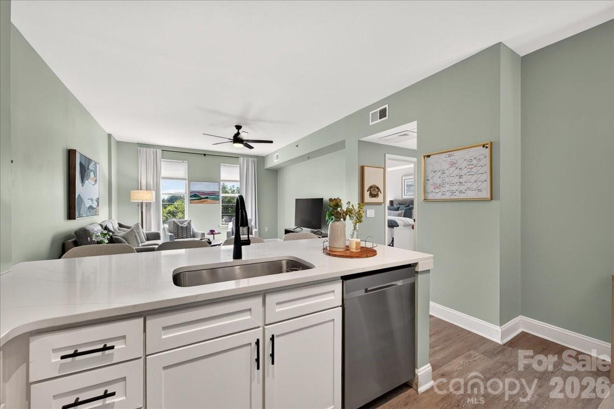 1315 East Boulevard 433 Property Photo 12