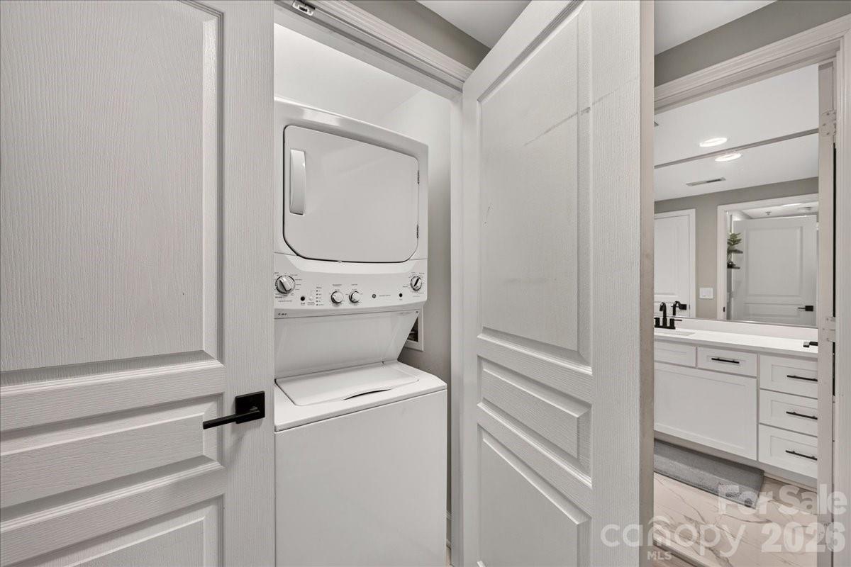 1315 East Boulevard 433 Property Photo 19