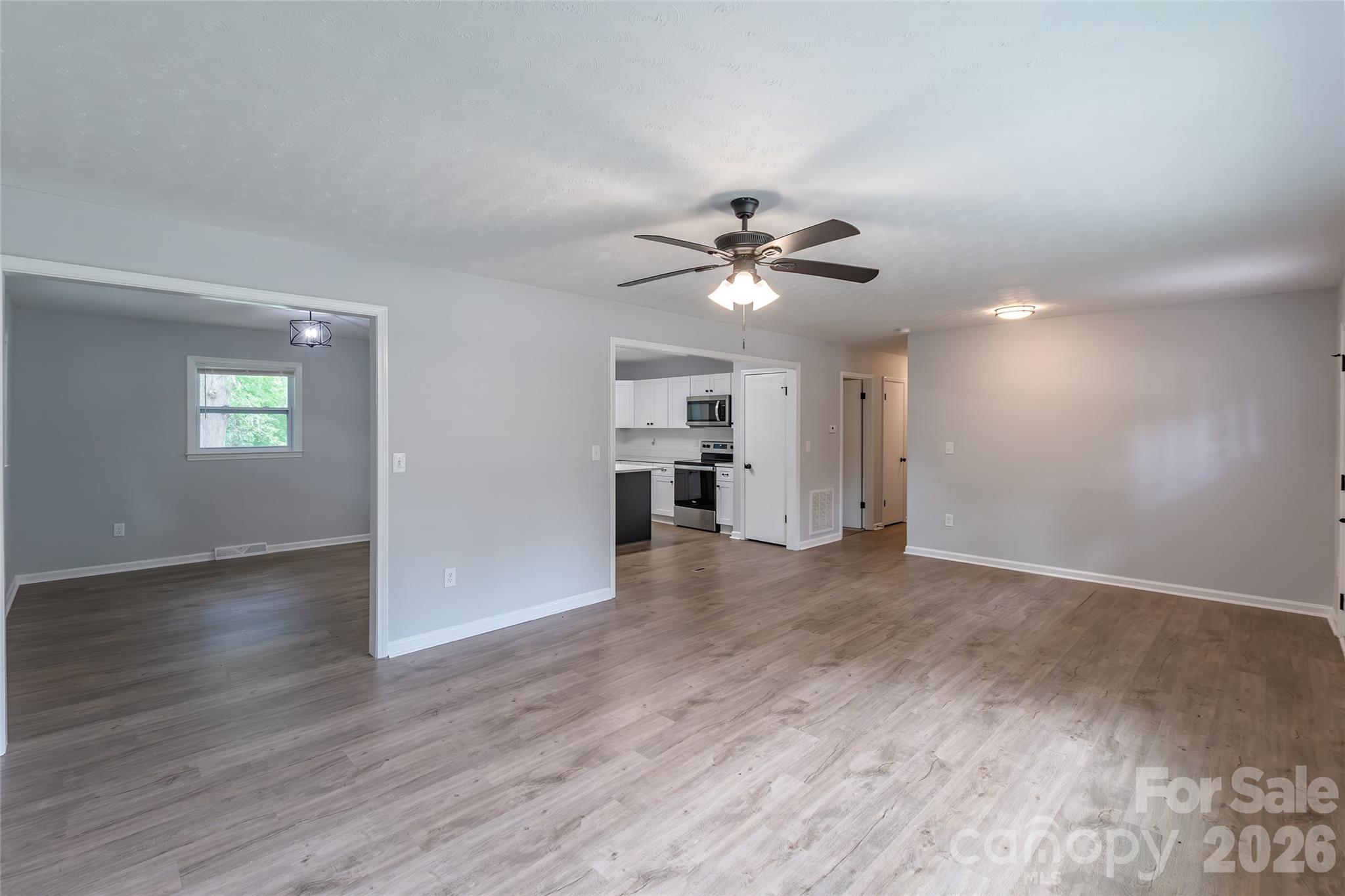 919 N Weldon Street Property Photo 5