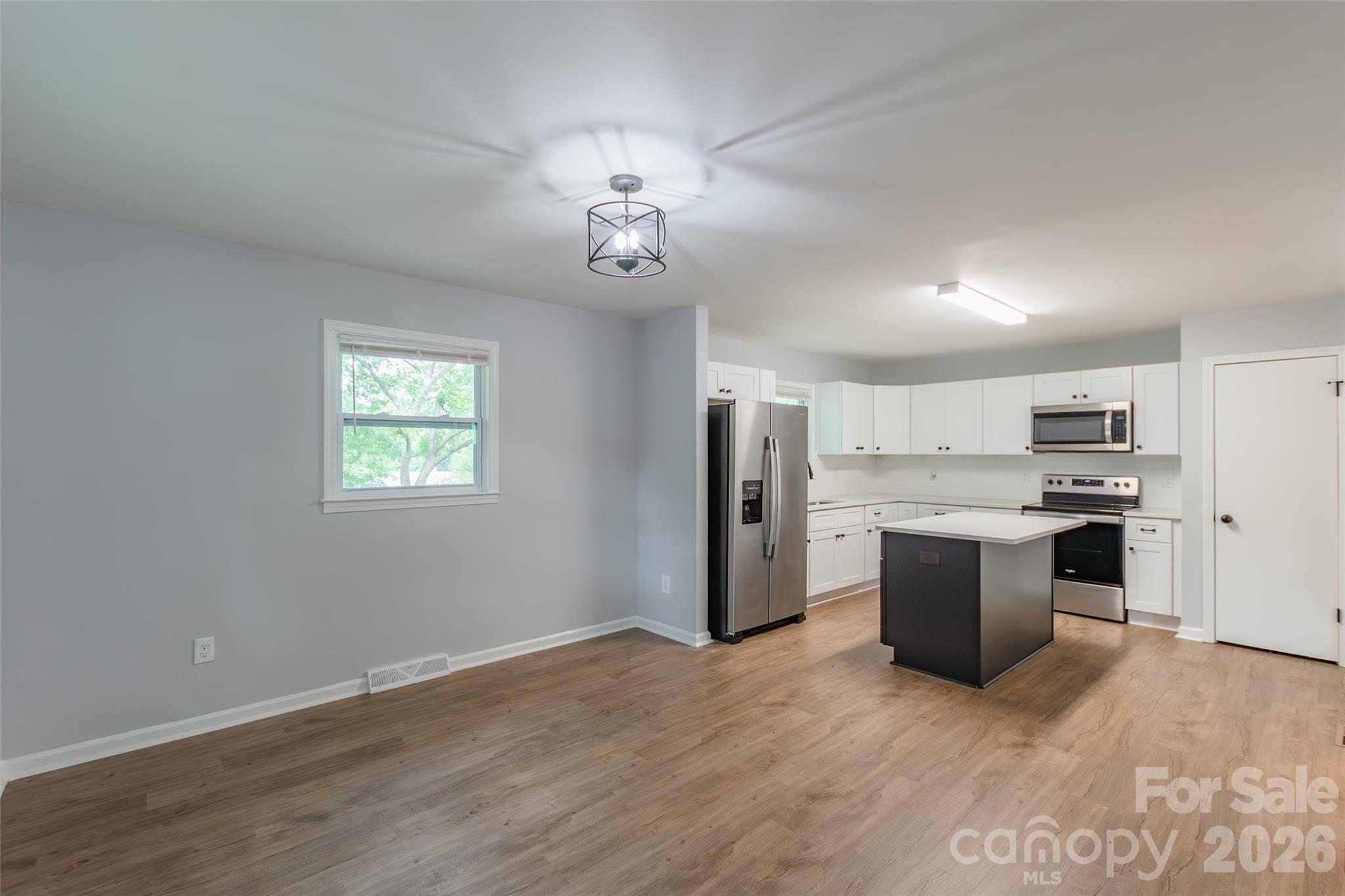 919 N Weldon Street Property Photo 8