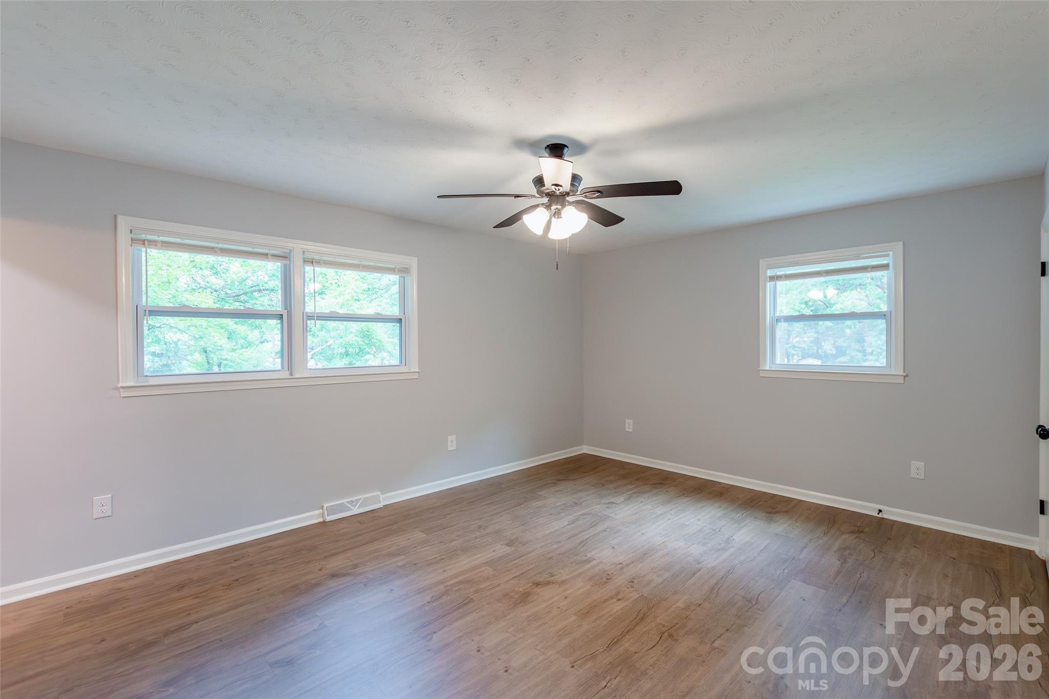 919 N Weldon Street Property Photo 13