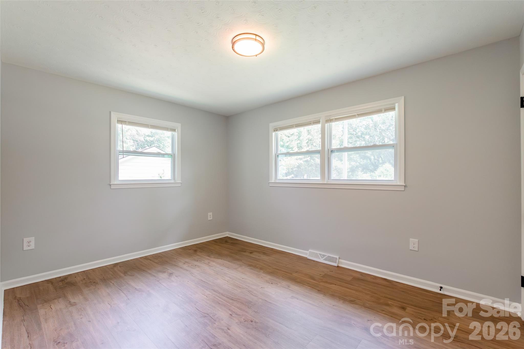 919 N Weldon Street Property Photo 17