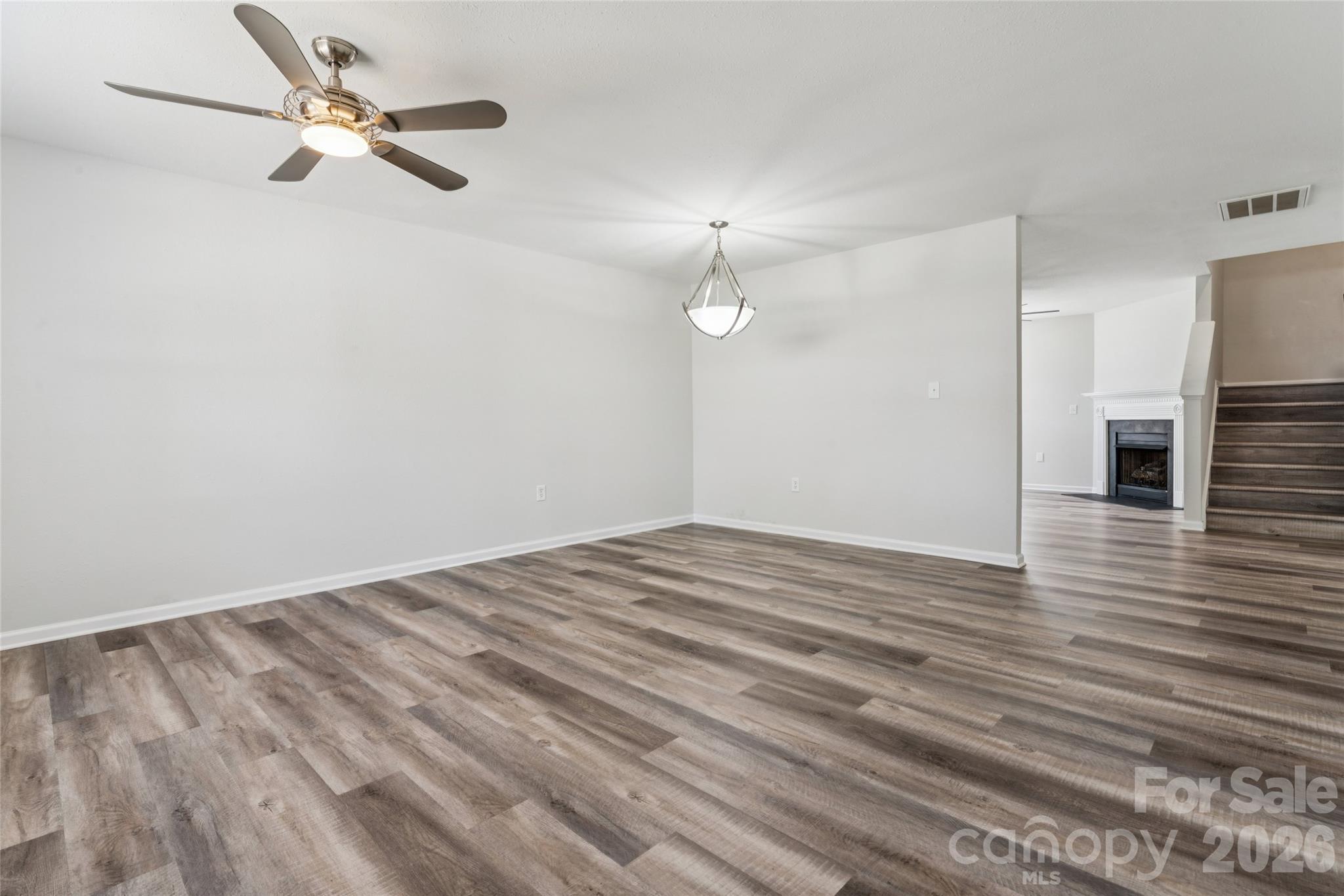 7305 Larwill Lane Property Photo 7