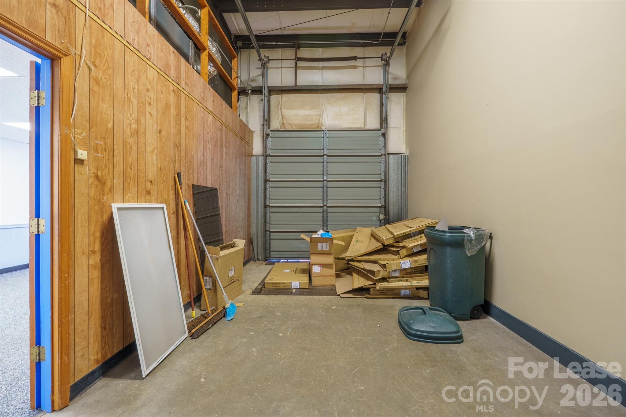 2452 Davie Avenue Property Photo 7