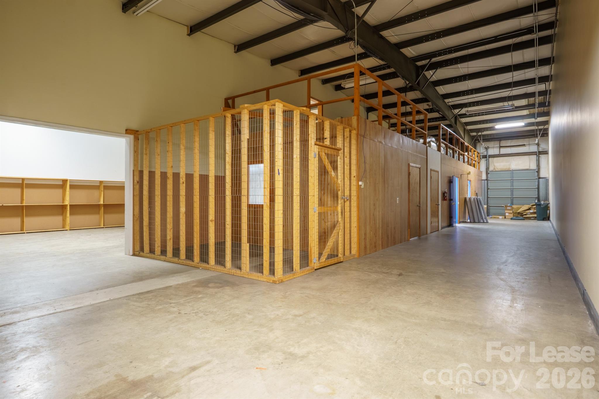 2452 Davie Avenue Property Photo 8