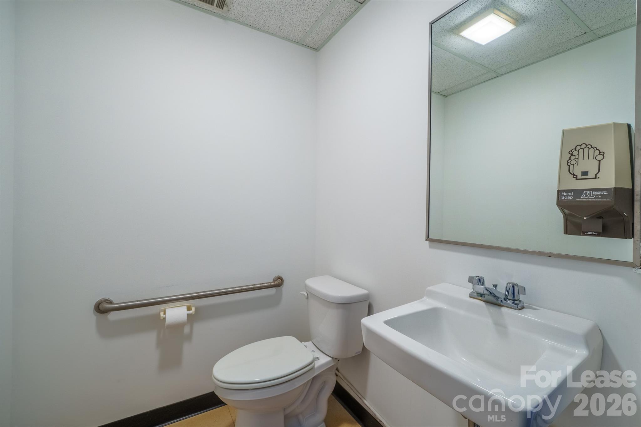2452 Davie Avenue Property Photo 11