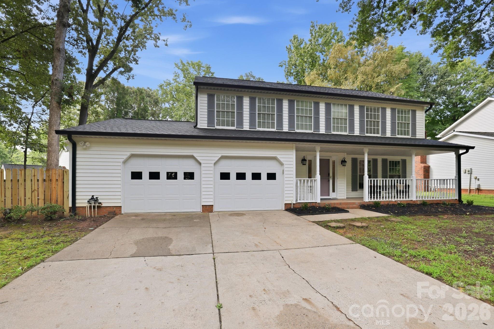 2512 Crescent Knoll Drive Property Photo 2