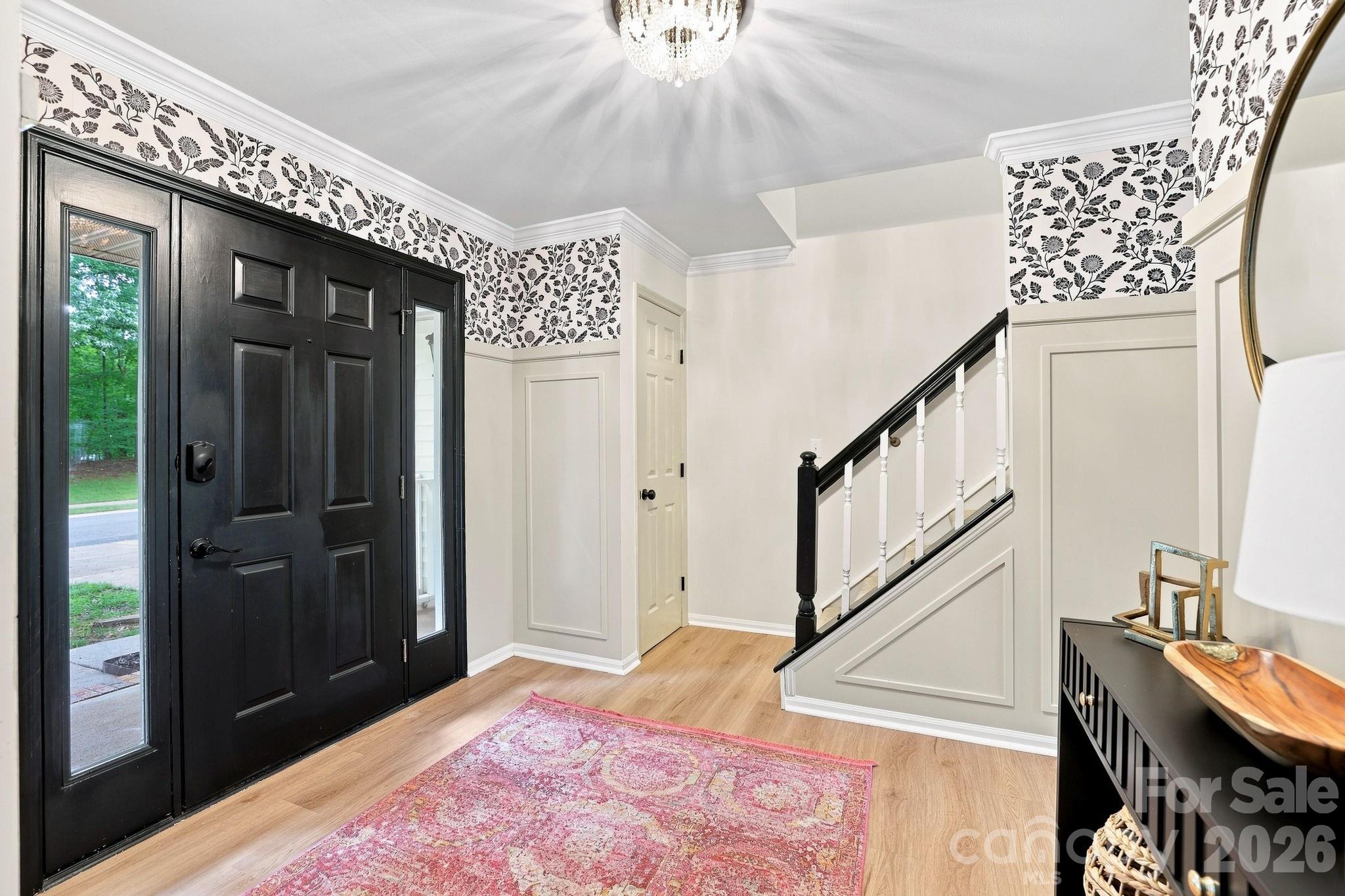2512 Crescent Knoll Drive Property Photo 4