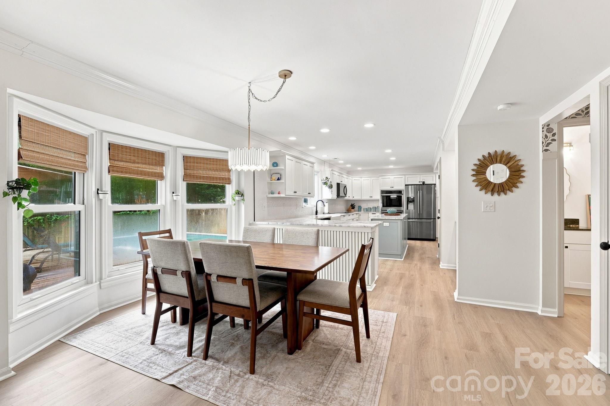 2512 Crescent Knoll Drive Property Photo 10