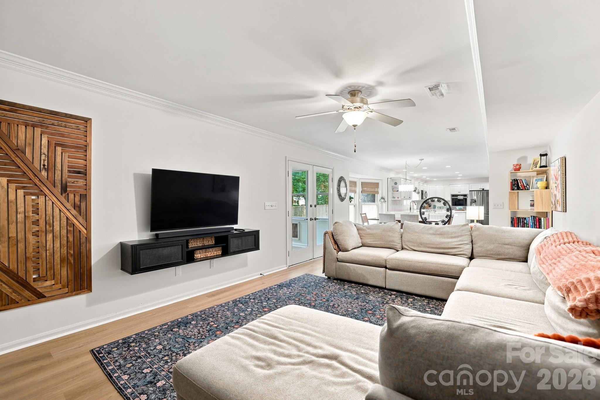 2512 Crescent Knoll Drive Property Photo 15