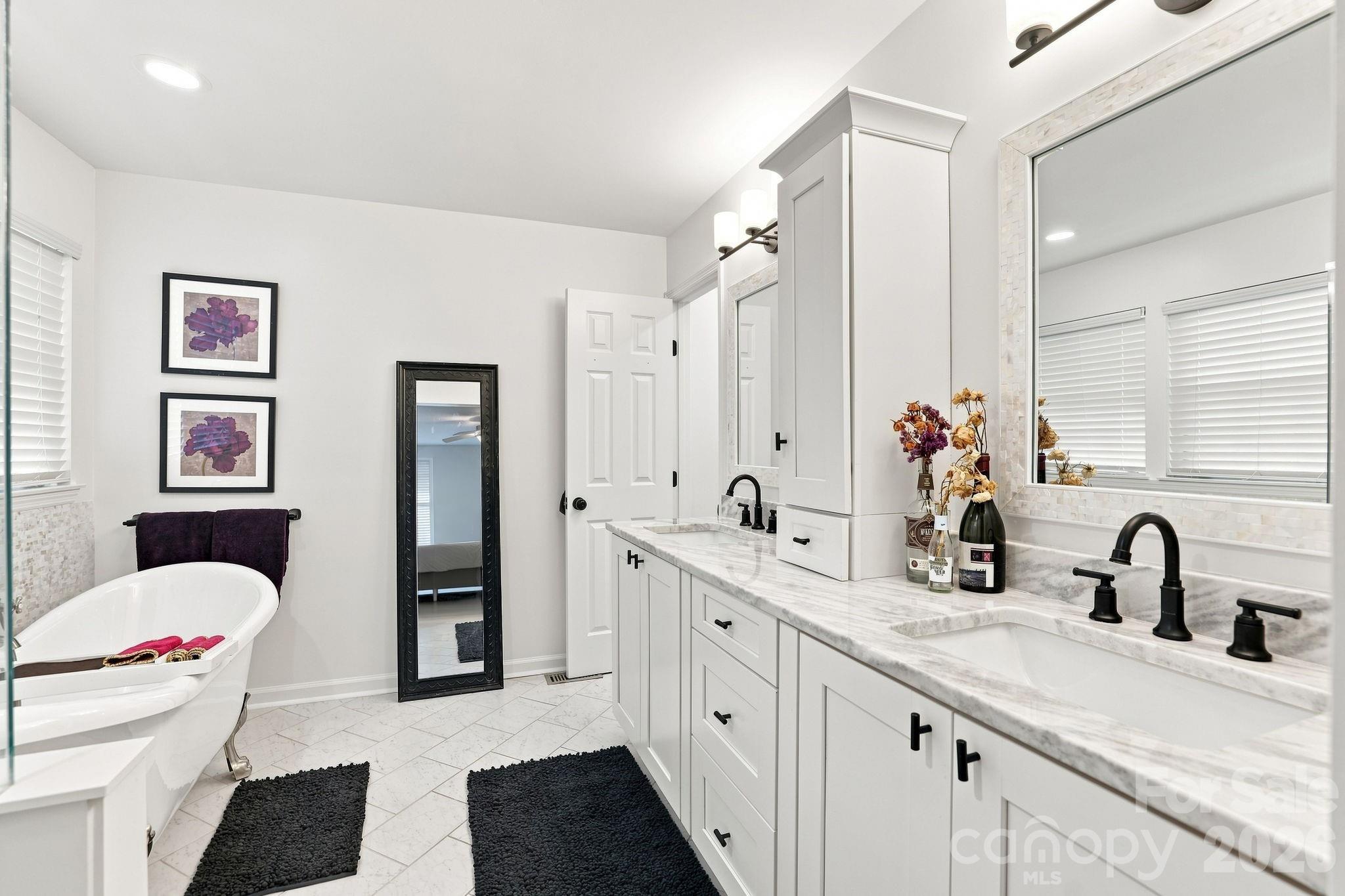 2512 Crescent Knoll Drive Property Photo 21