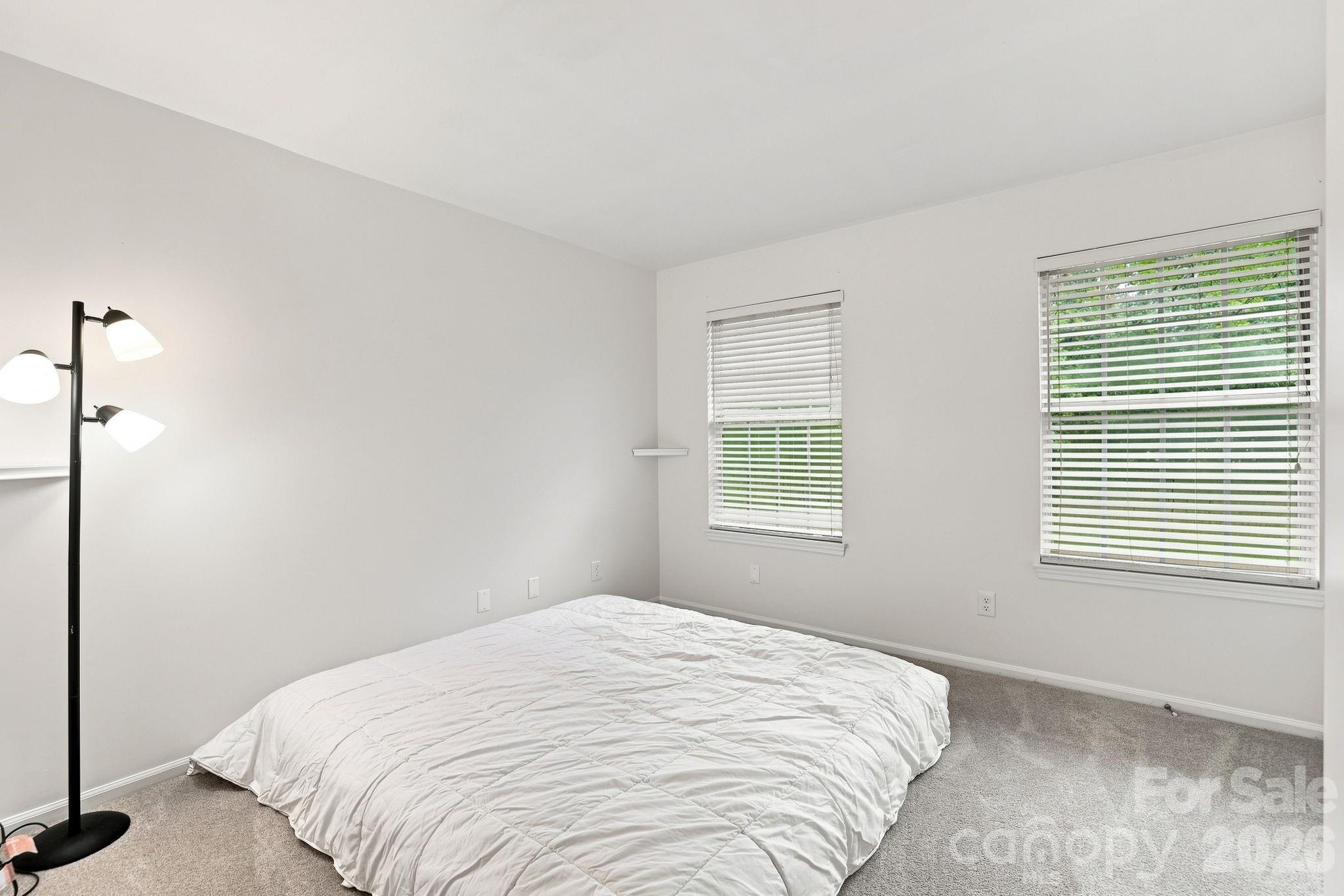 2512 Crescent Knoll Drive Property Photo 23