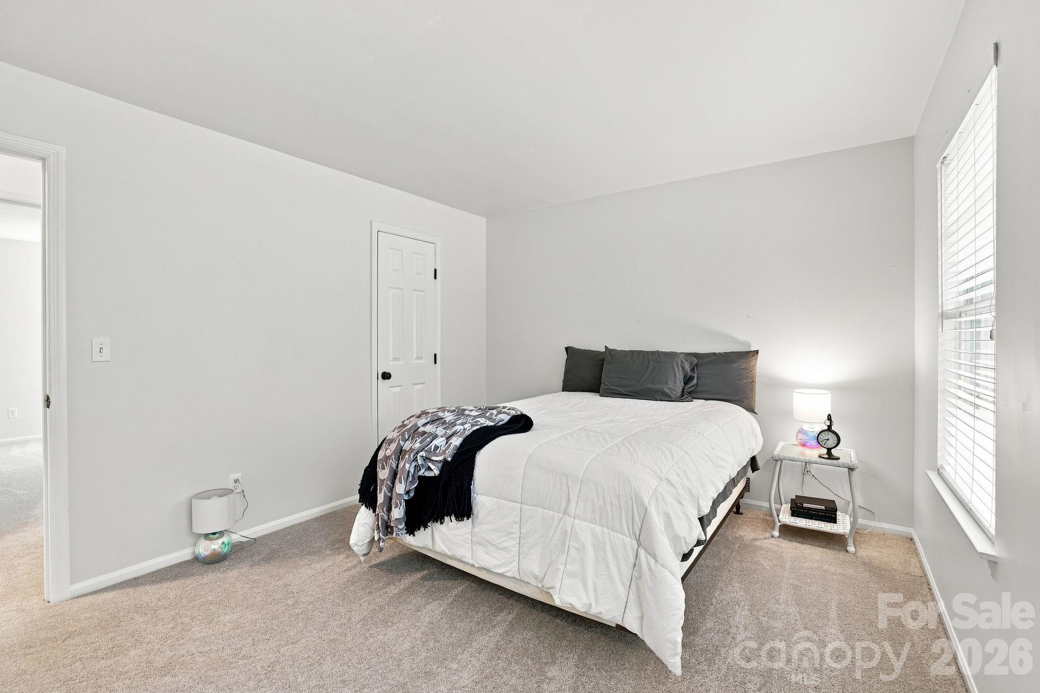 2512 Crescent Knoll Drive Property Photo 27