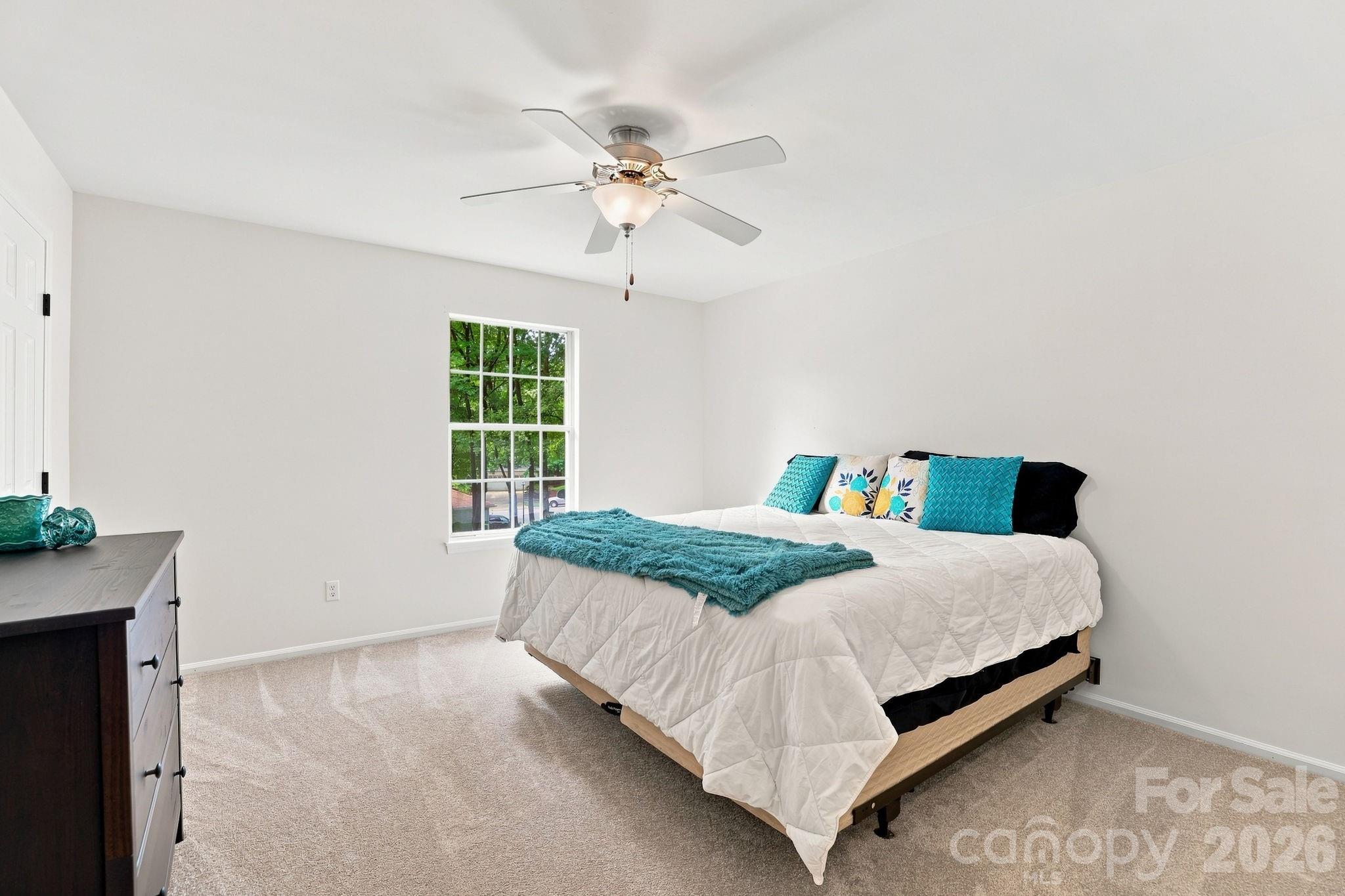 2512 Crescent Knoll Drive Property Photo 28