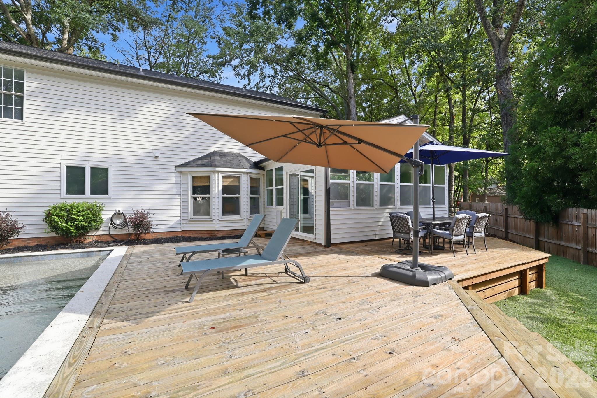 2512 Crescent Knoll Drive Property Photo 32