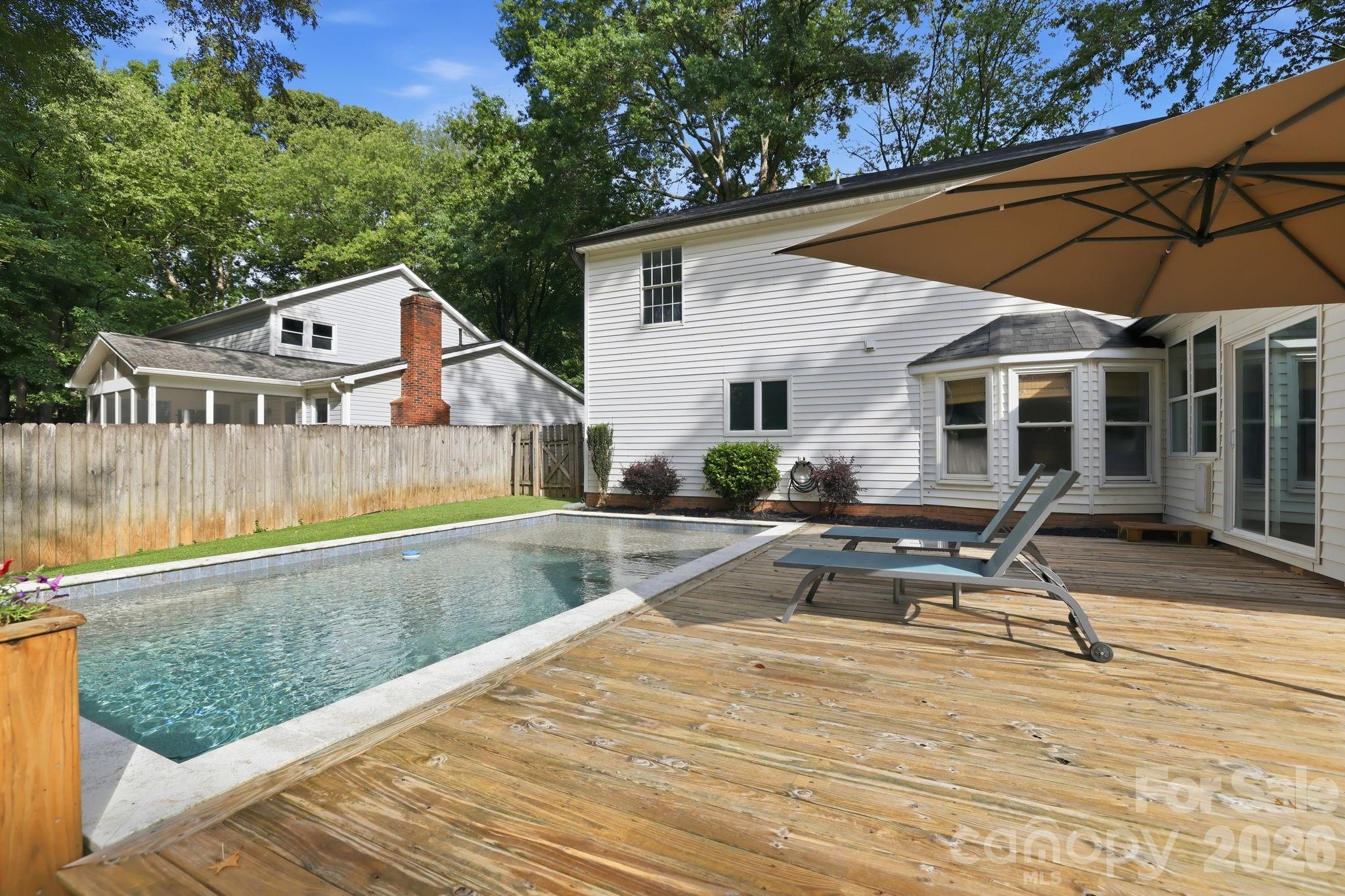 2512 Crescent Knoll Drive Property Photo 33