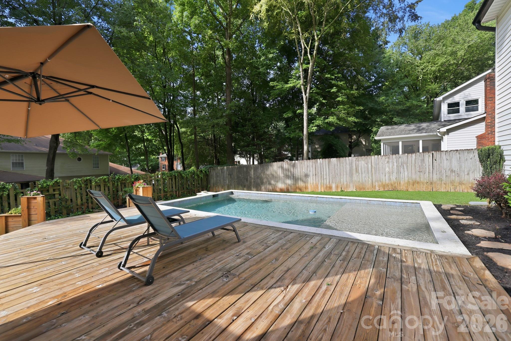 2512 Crescent Knoll Drive Property Photo 38
