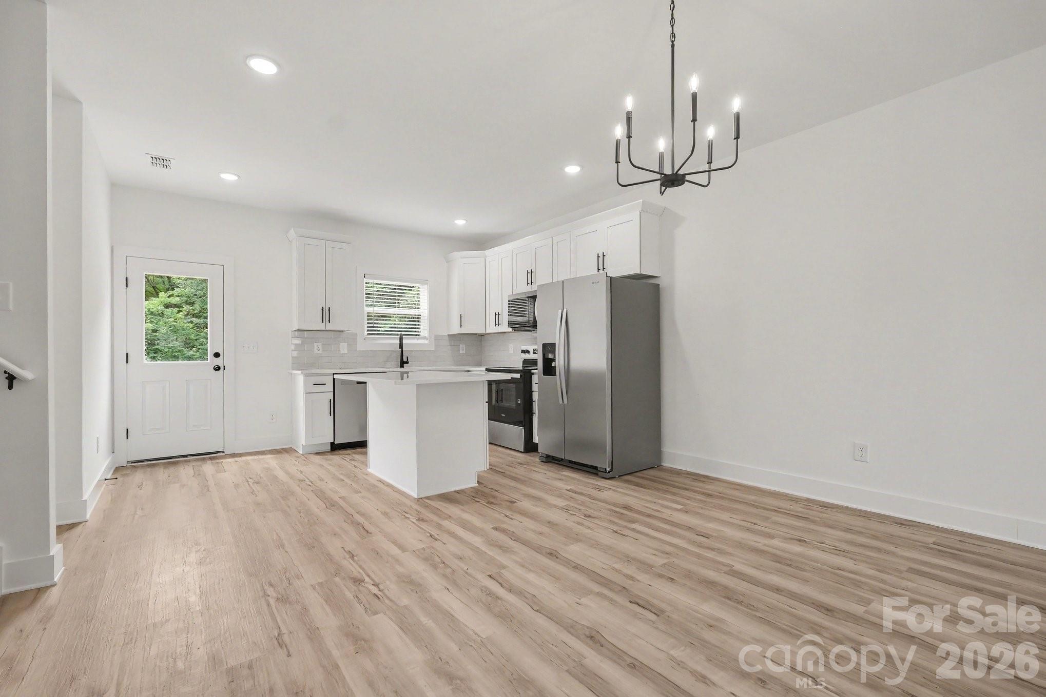 308 E Talleyrand Avenue Property Photo 3