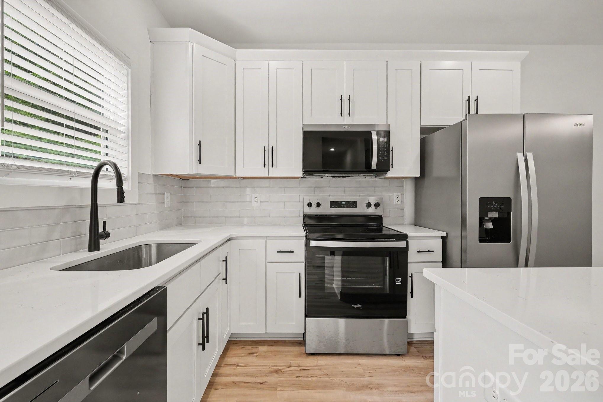 308 E Talleyrand Avenue Property Photo 5