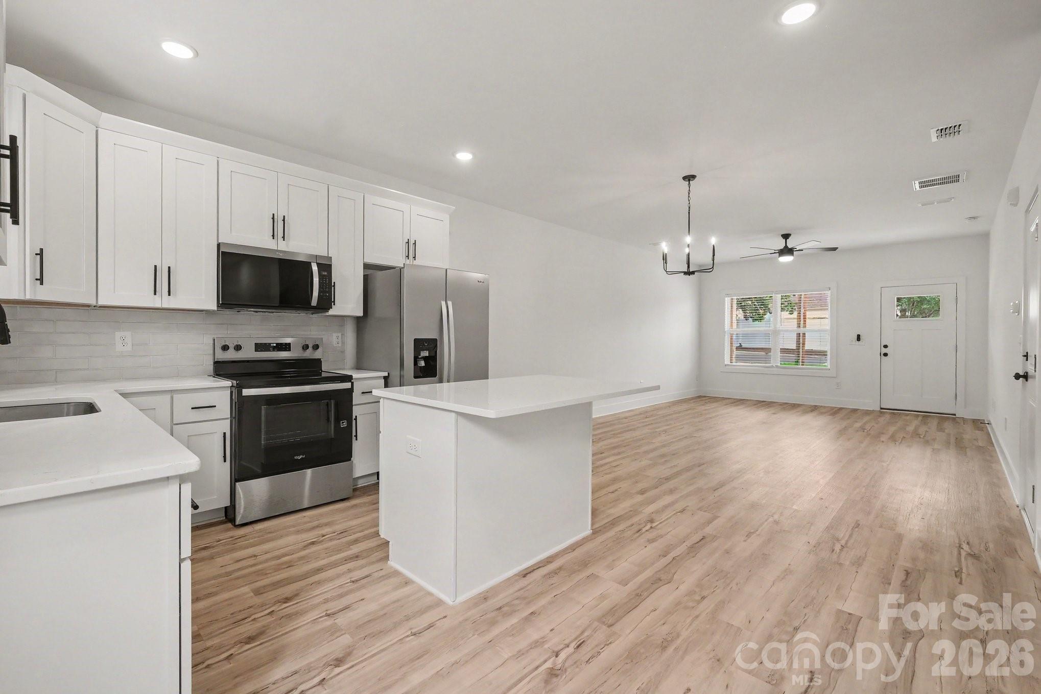 308 E Talleyrand Avenue Property Photo 6