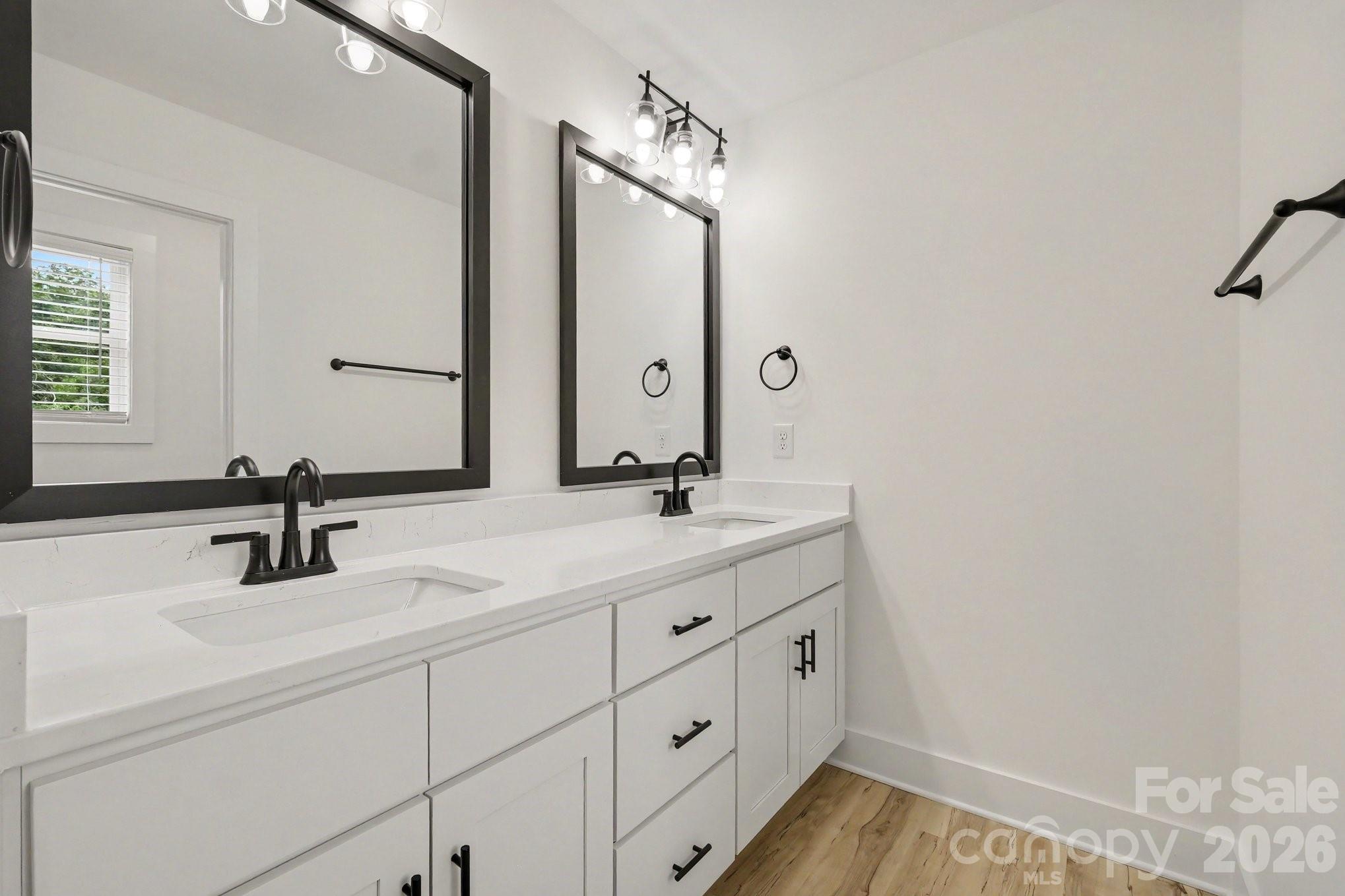 308 E Talleyrand Avenue Property Photo 11