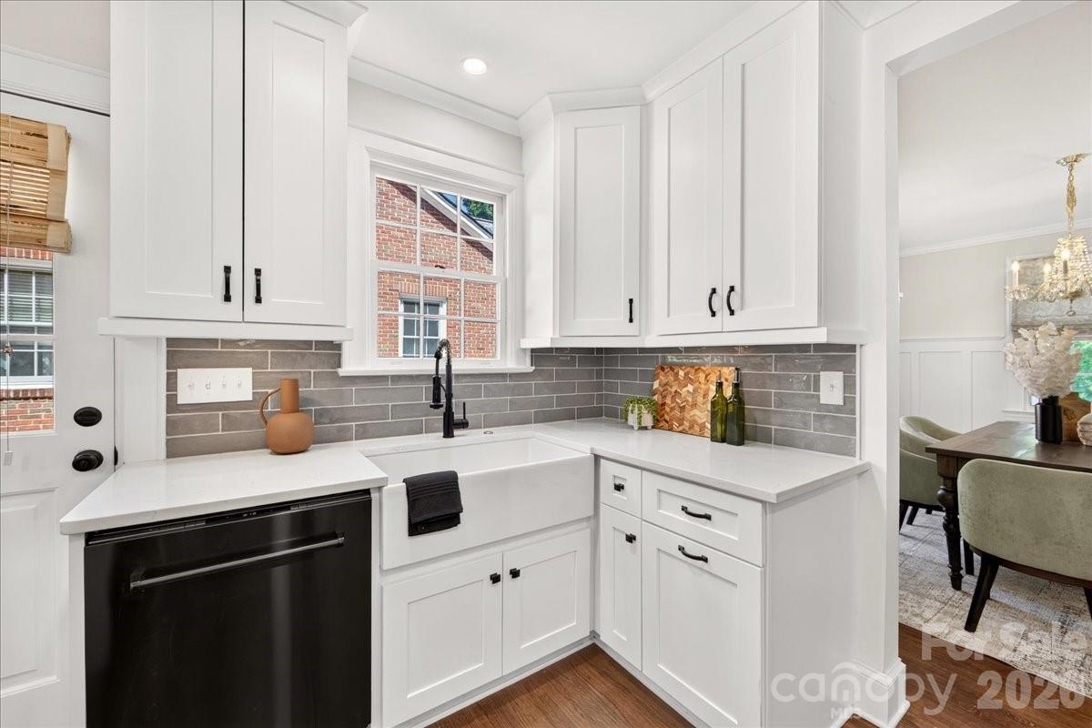 720 E Park Avenue Property Photo 17