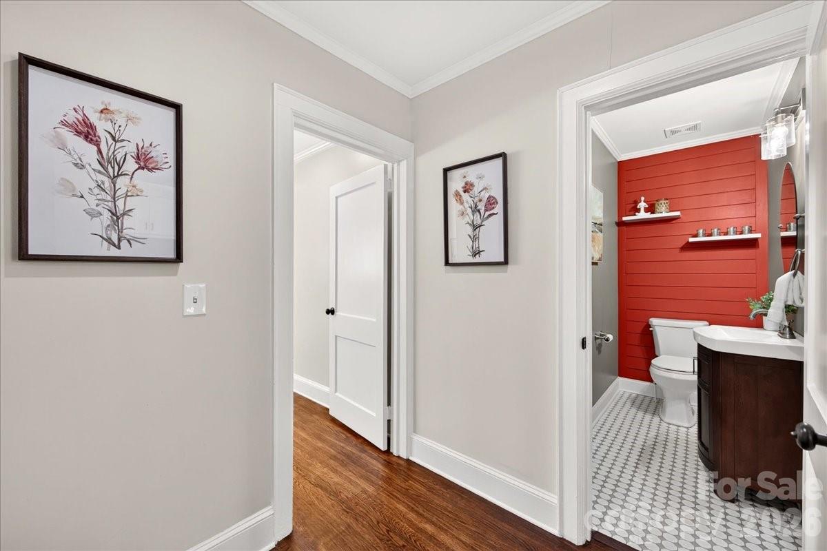 720 E Park Avenue Property Photo 24