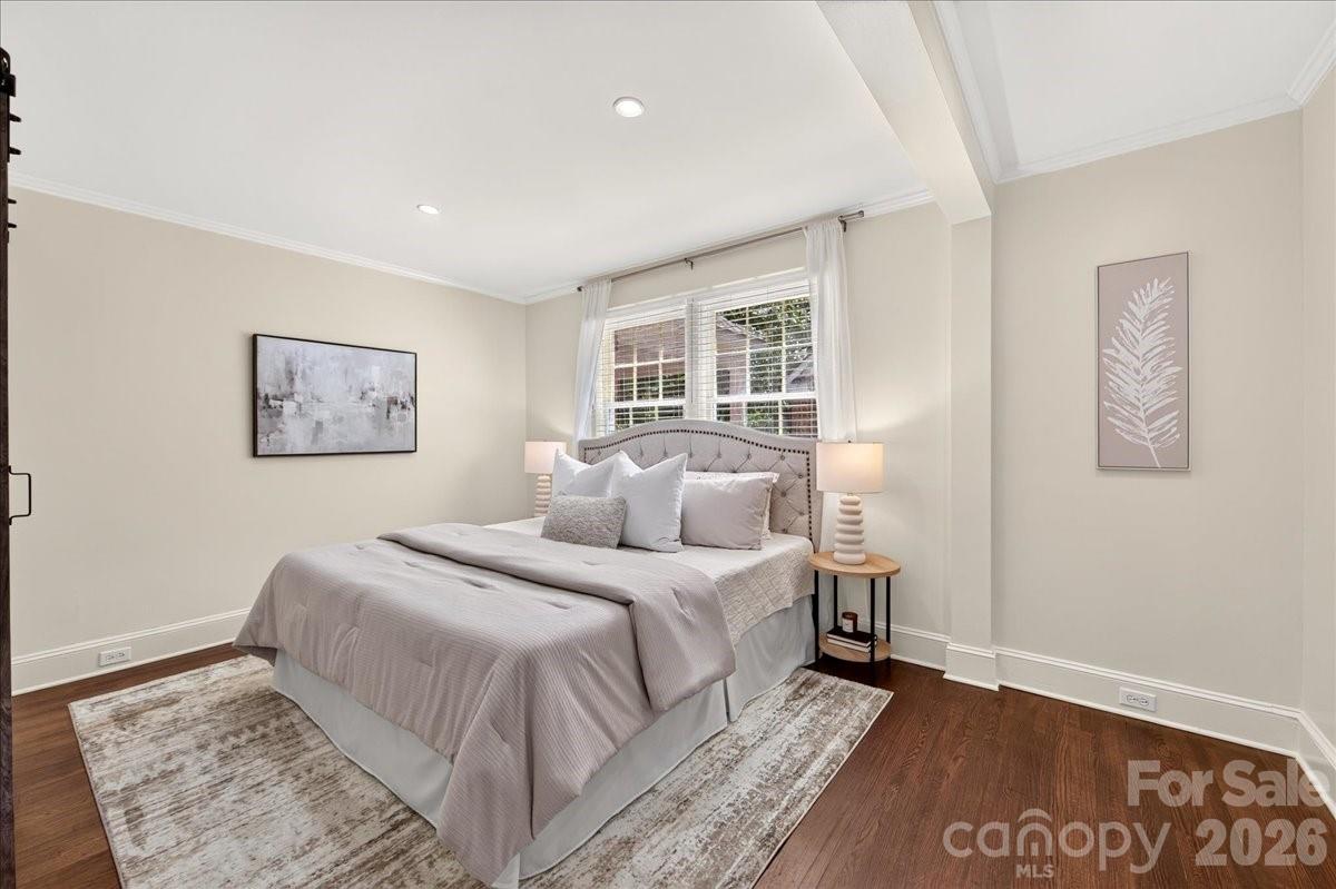 720 E Park Avenue Property Photo 26