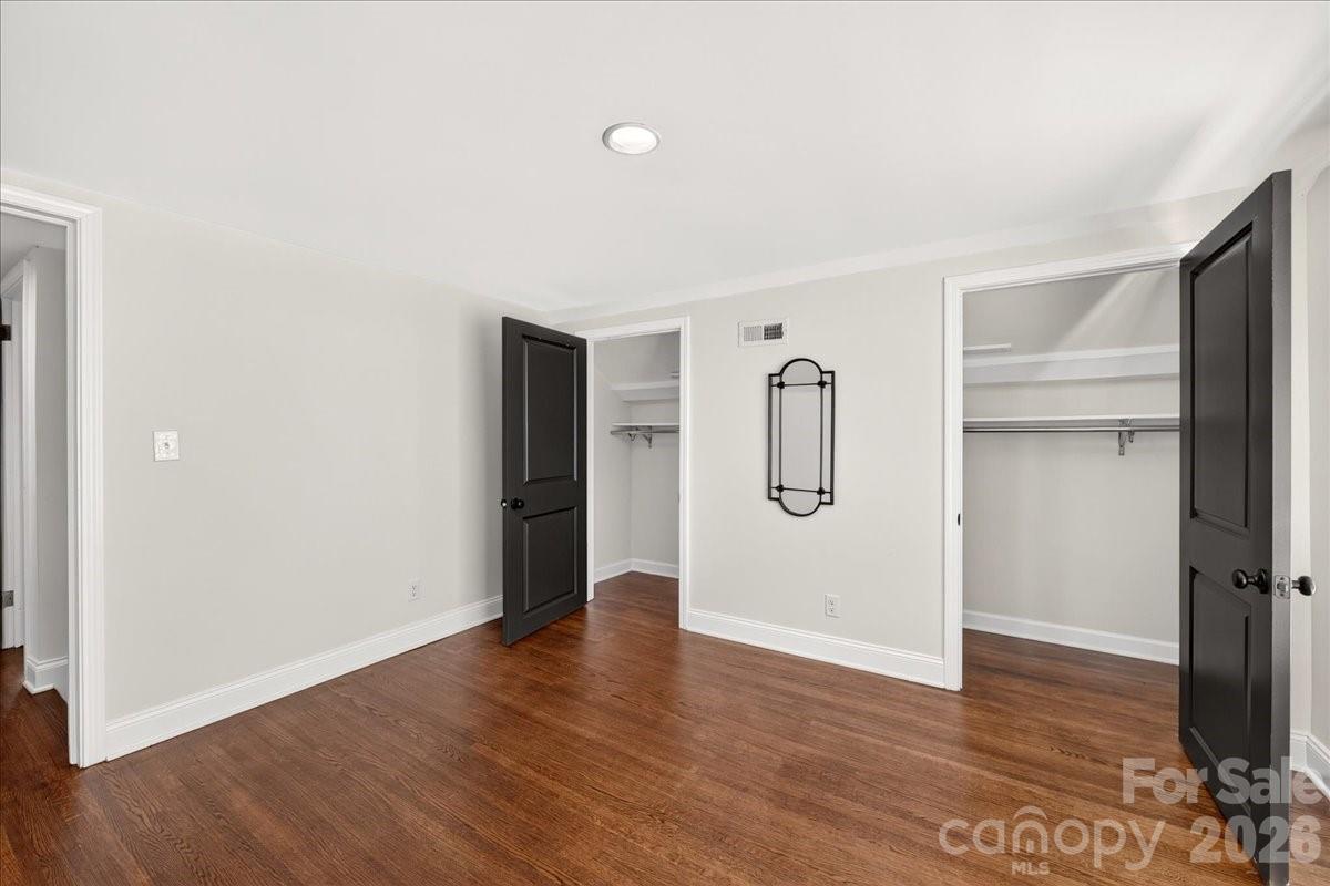 720 E Park Avenue Property Photo 37