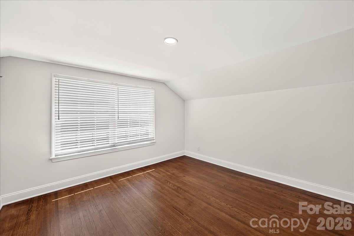 720 E Park Avenue Property Photo 39
